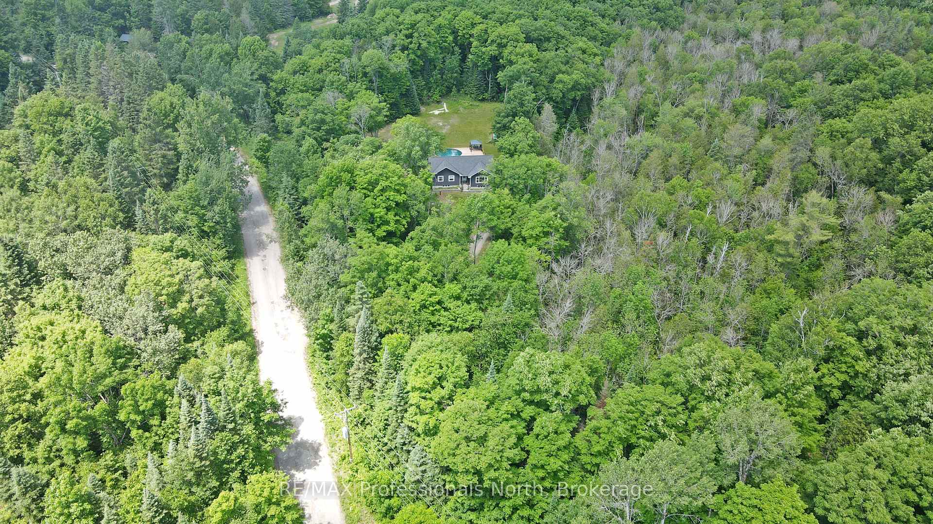 Photo 4 of 1979 Blairhampton Road, Minden Hills, Minden — HOMEH