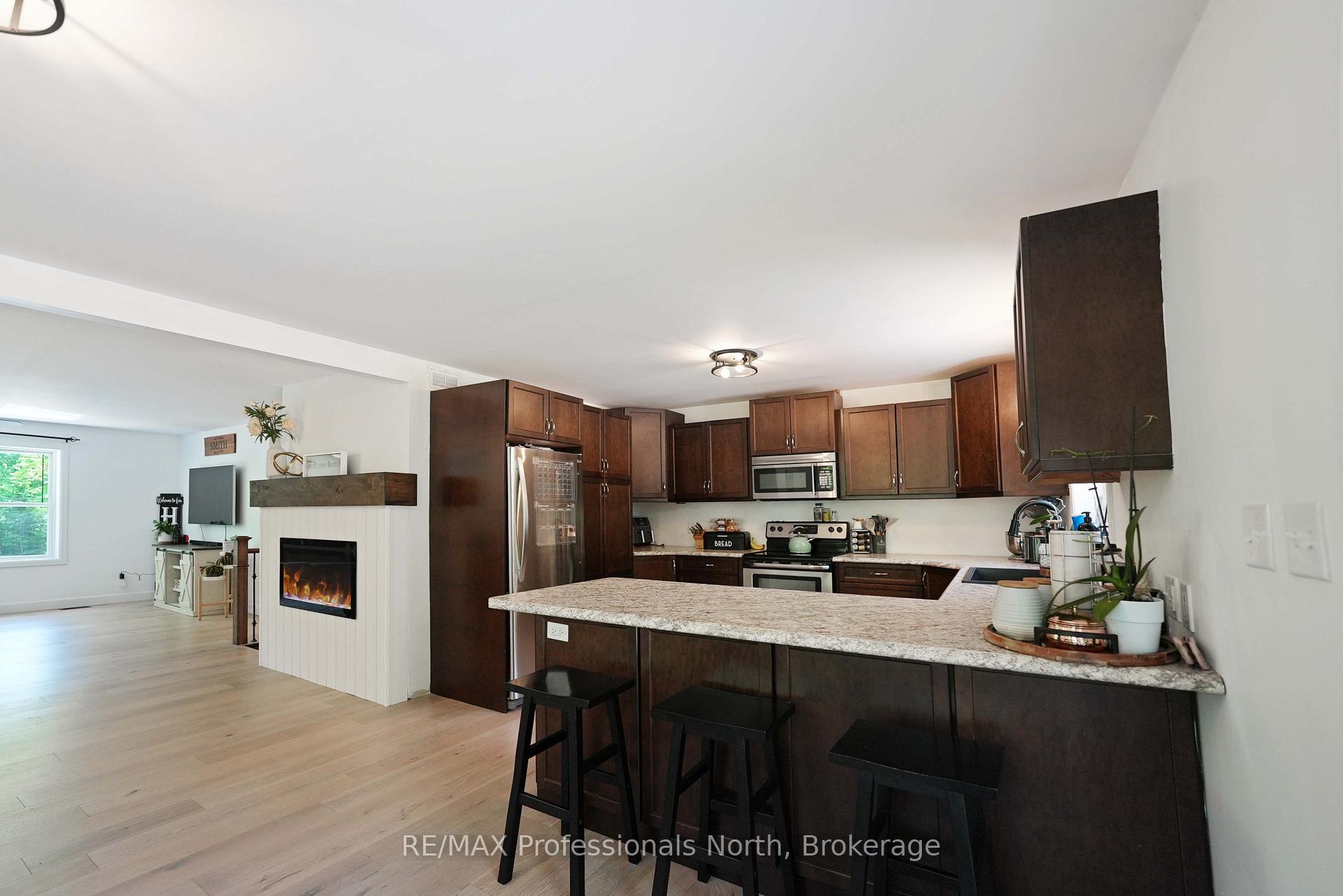 Photo 41 of 1979 Blairhampton Road, Minden Hills, Minden — HOMEH