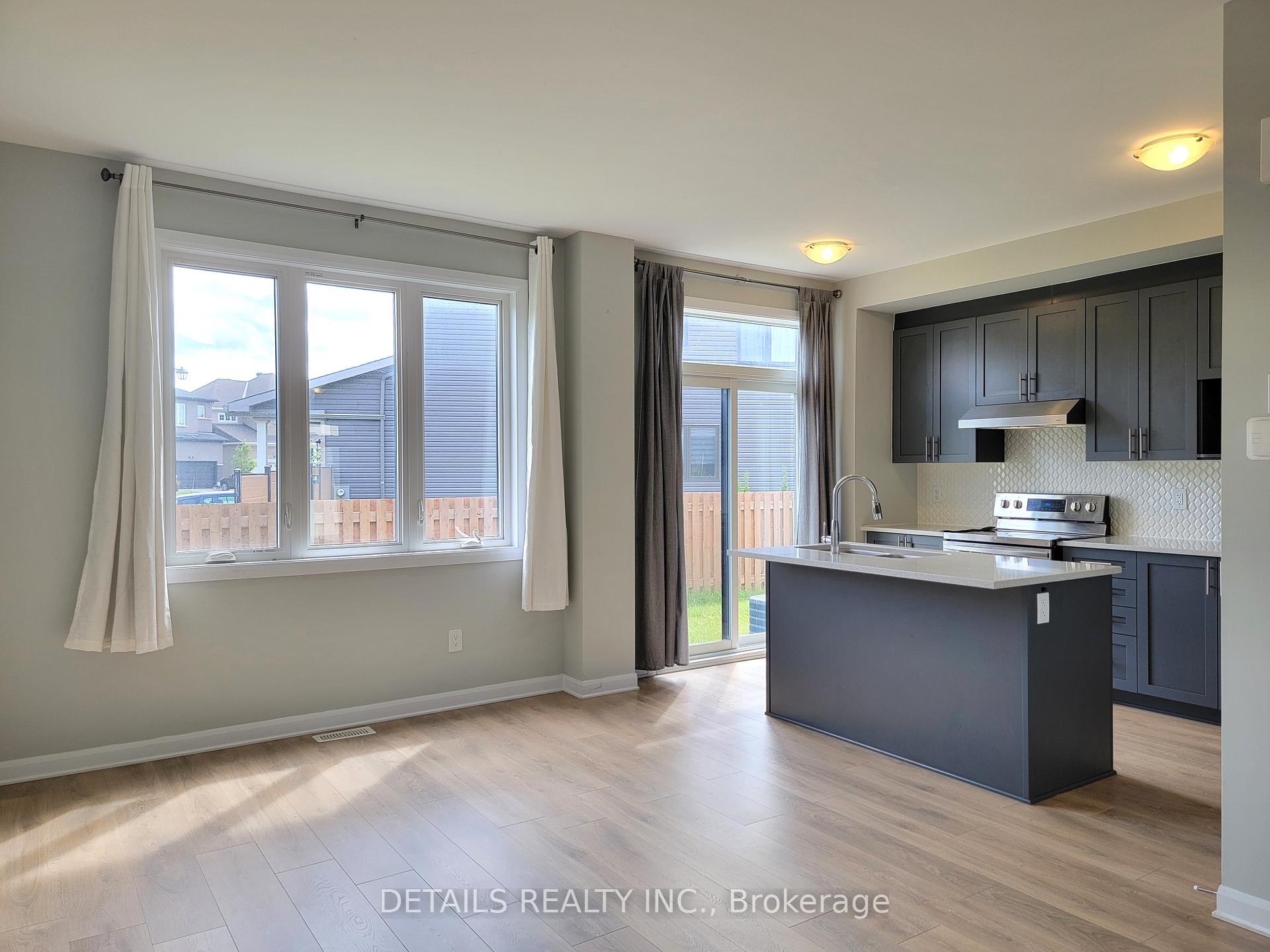 Photo 5 of 100 Natare Place, Ottawa, Kanata - Kanata Lakes/Heritage Hills — HOMEH