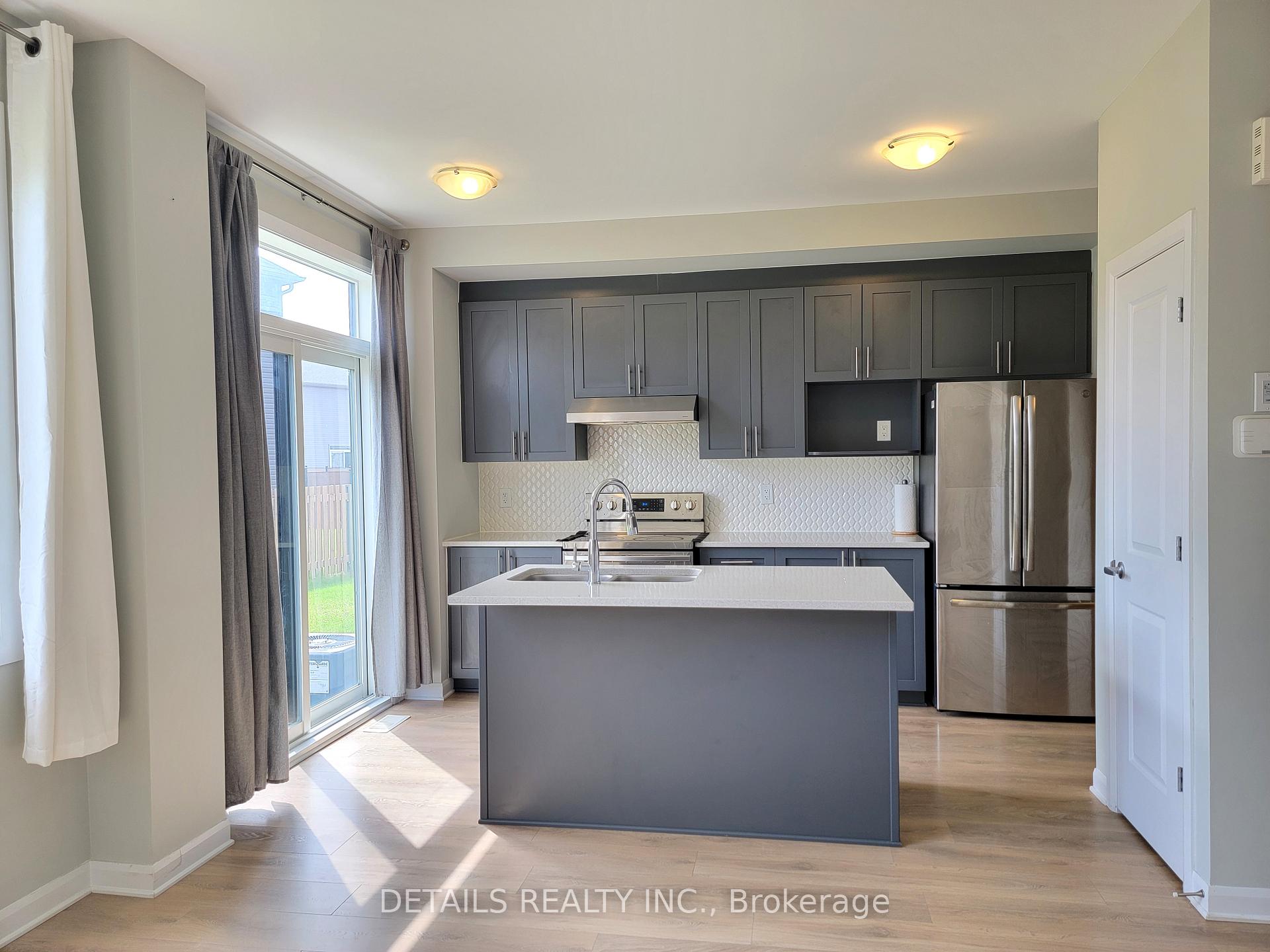 Photo 6 of 100 Natare Place, Ottawa, Kanata - Kanata Lakes/Heritage Hills — HOMEH