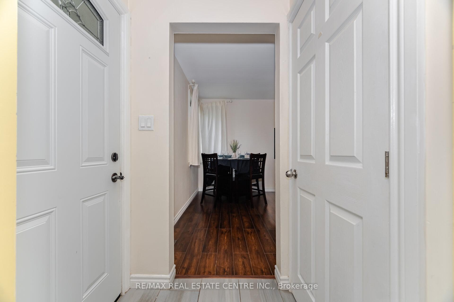 Photo 8 of 19 Seneca Drive, Kitchener — HOMEH