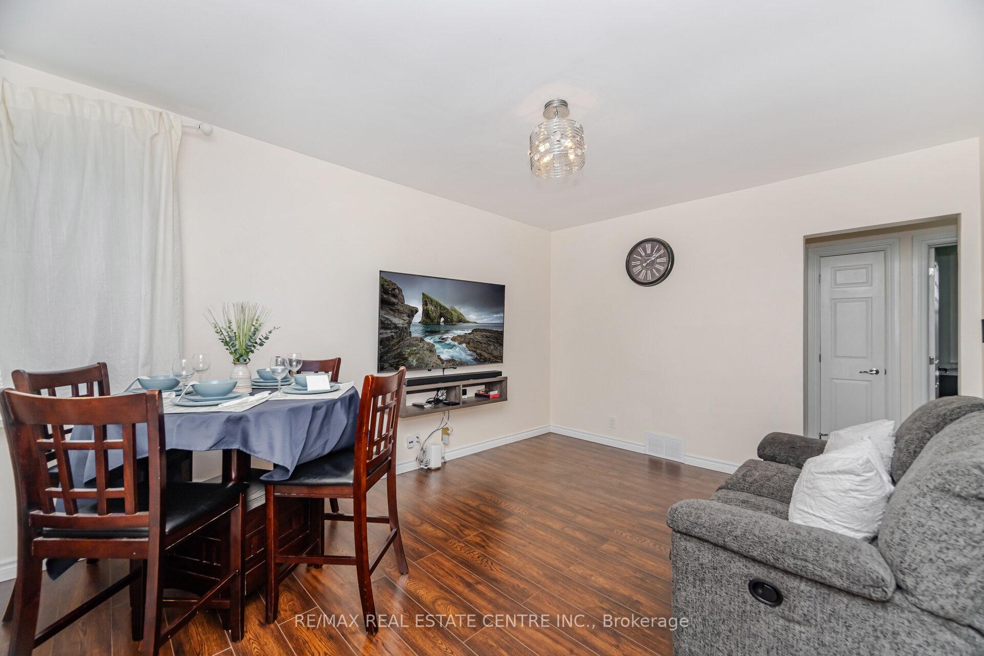 Photo 9 of 19 Seneca Drive, Kitchener — HOMEH