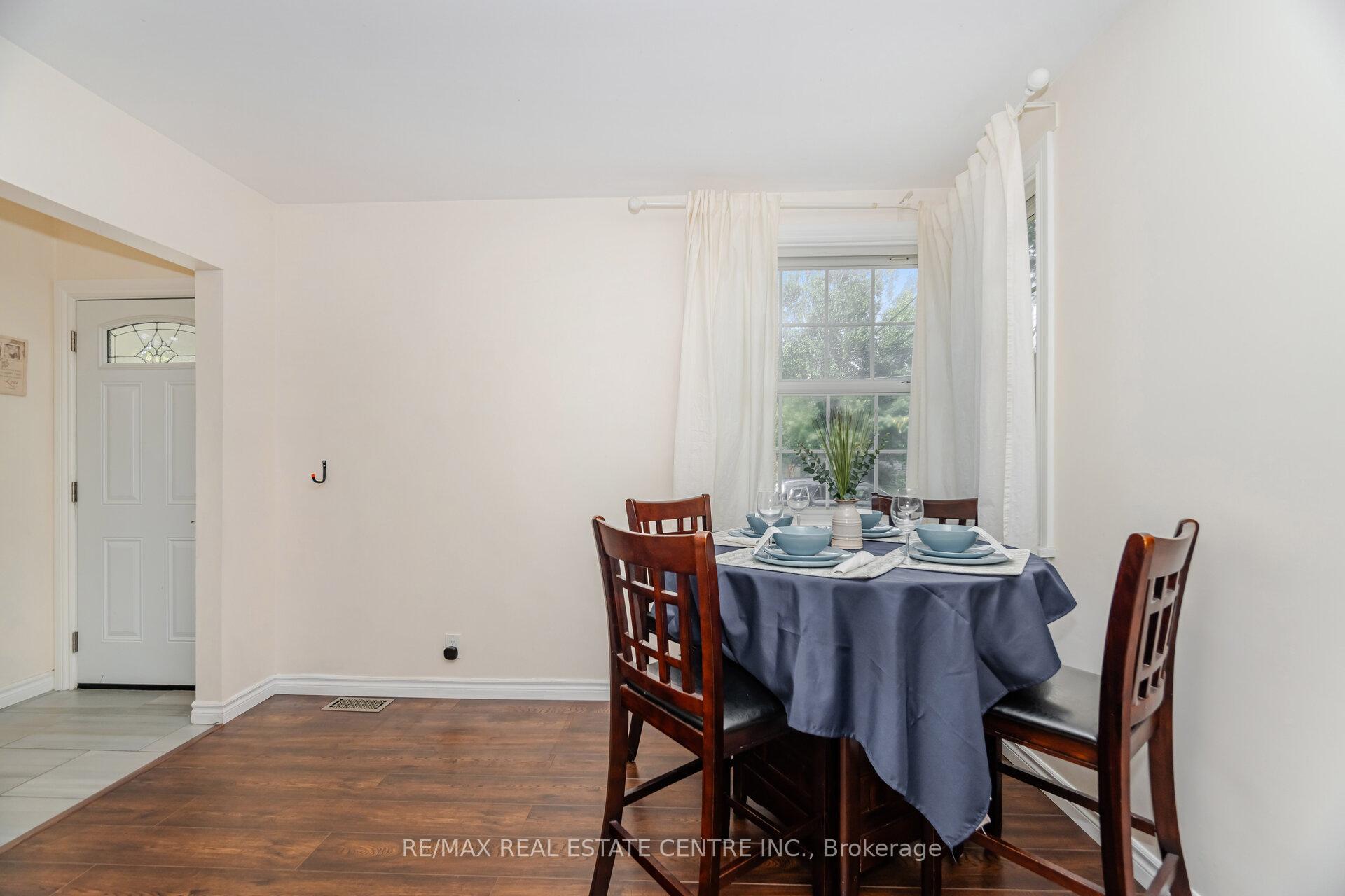 Photo 10 of 19 Seneca Drive, Kitchener — HOMEH