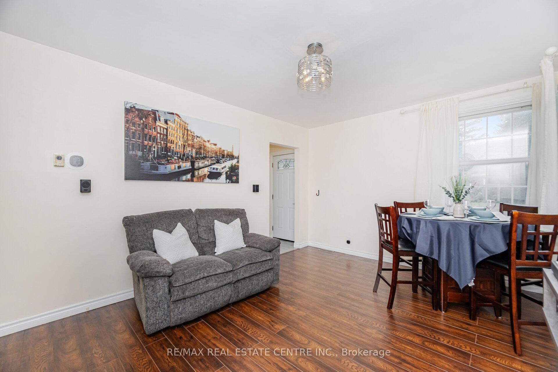 Photo 15 of 19 Seneca Drive, Kitchener — HOMEH