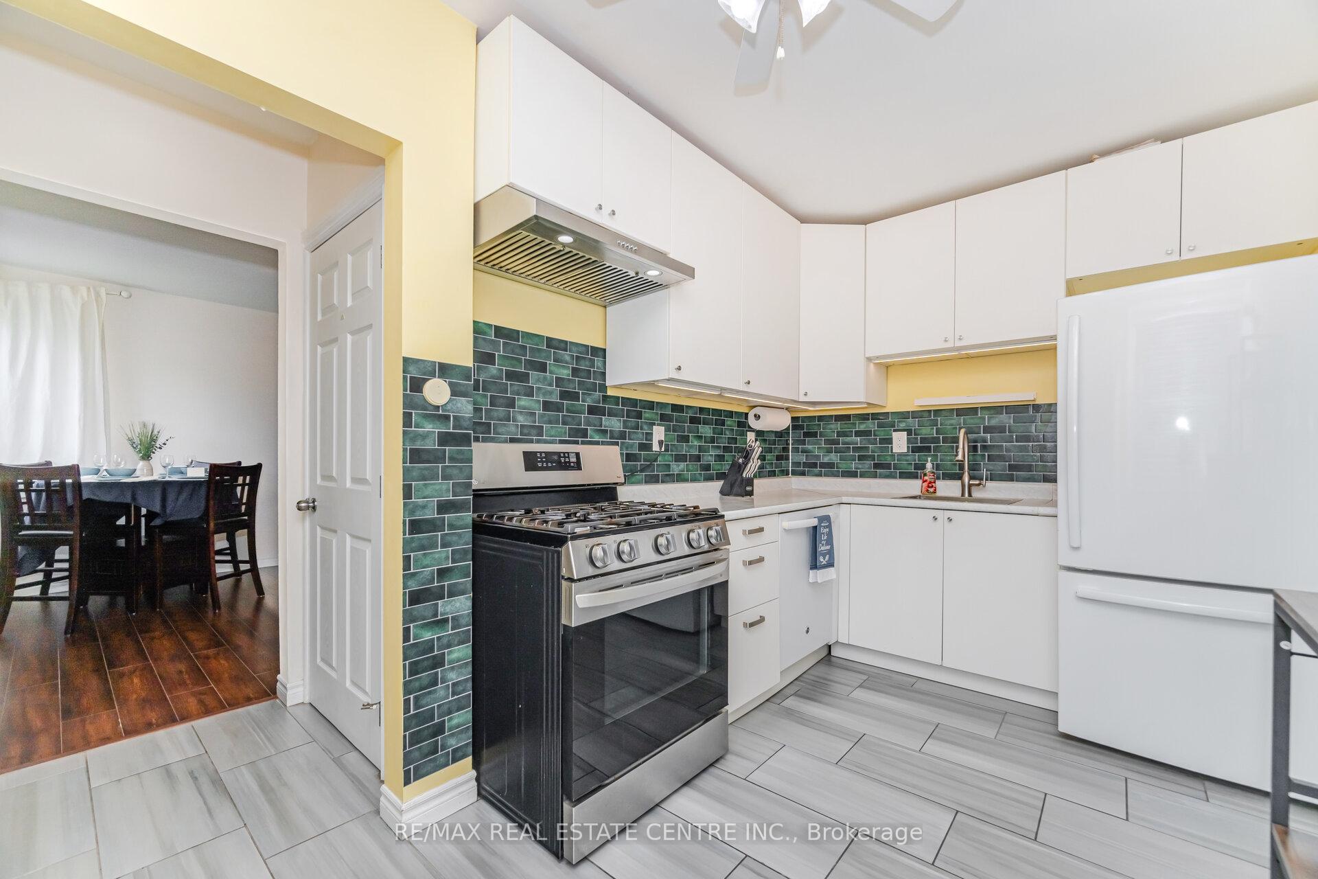 Photo 16 of 19 Seneca Drive, Kitchener — HOMEH
