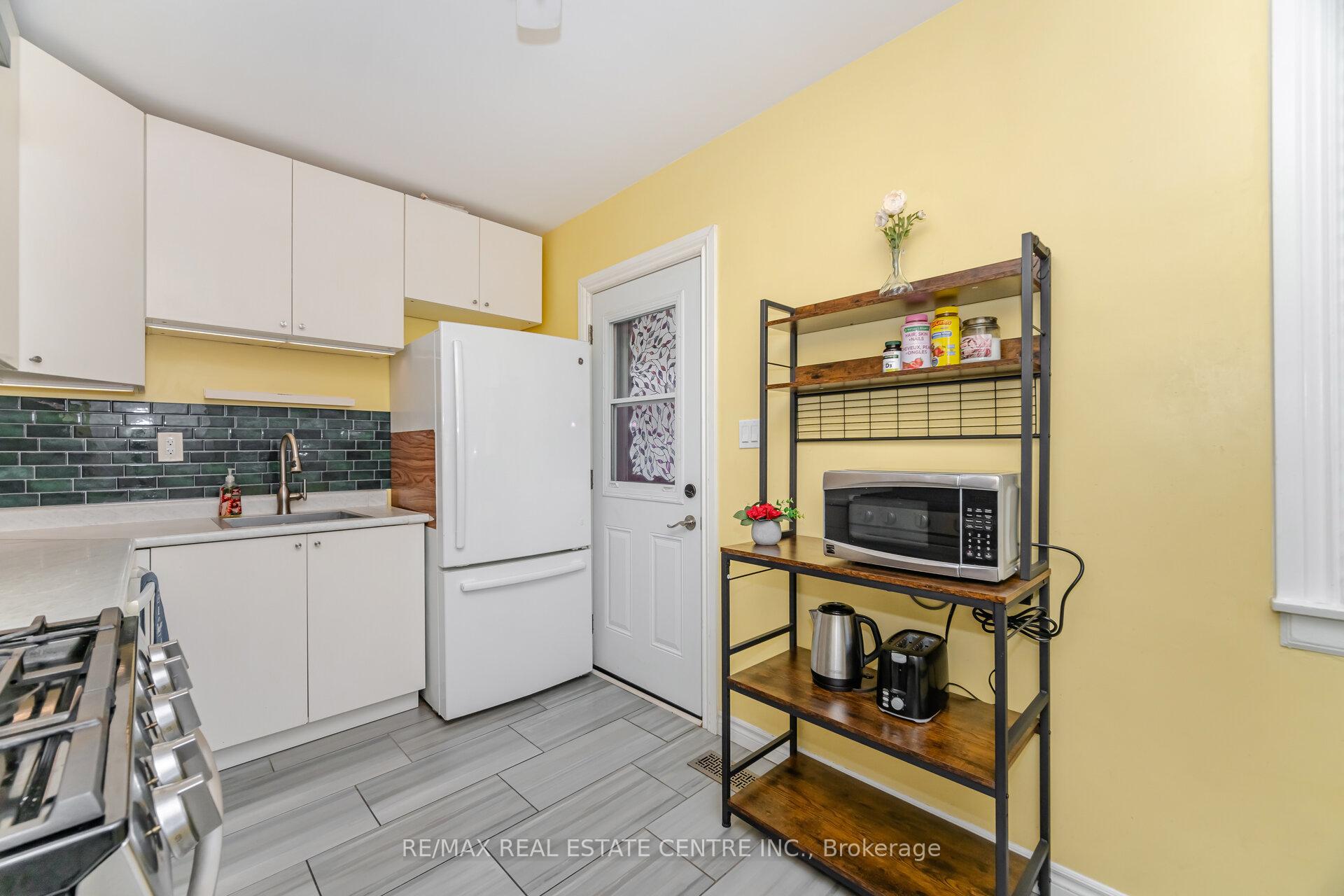 Photo 19 of 19 Seneca Drive, Kitchener — HOMEH