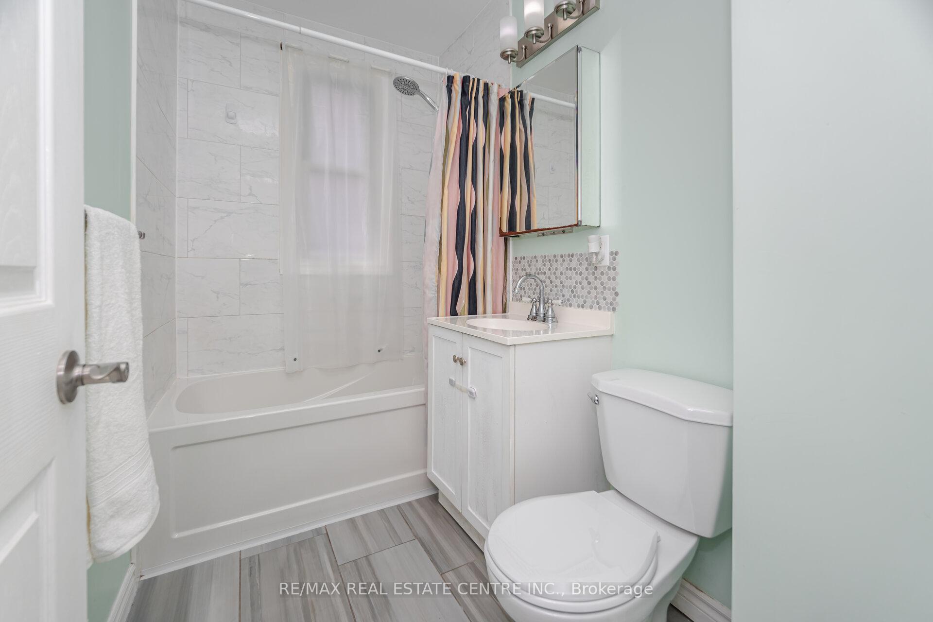 Photo 27 of 19 Seneca Drive, Kitchener — HOMEH