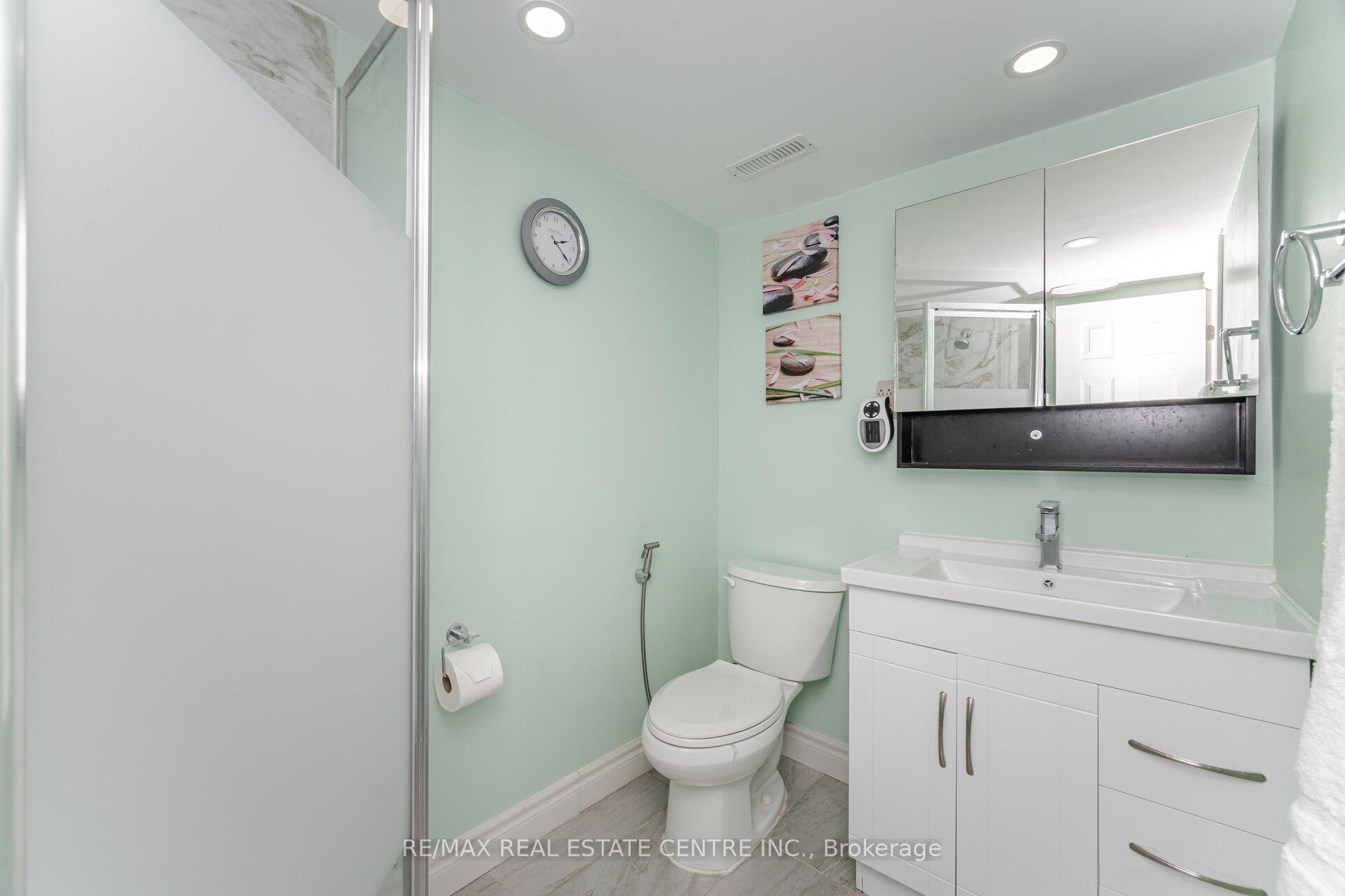 Photo 38 of 19 Seneca Drive, Kitchener — HOMEH