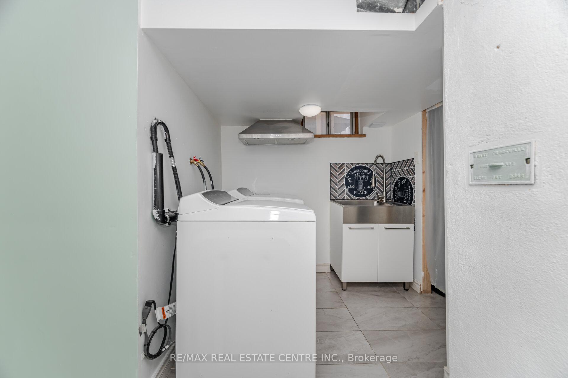 Photo 40 of 19 Seneca Drive, Kitchener — HOMEH