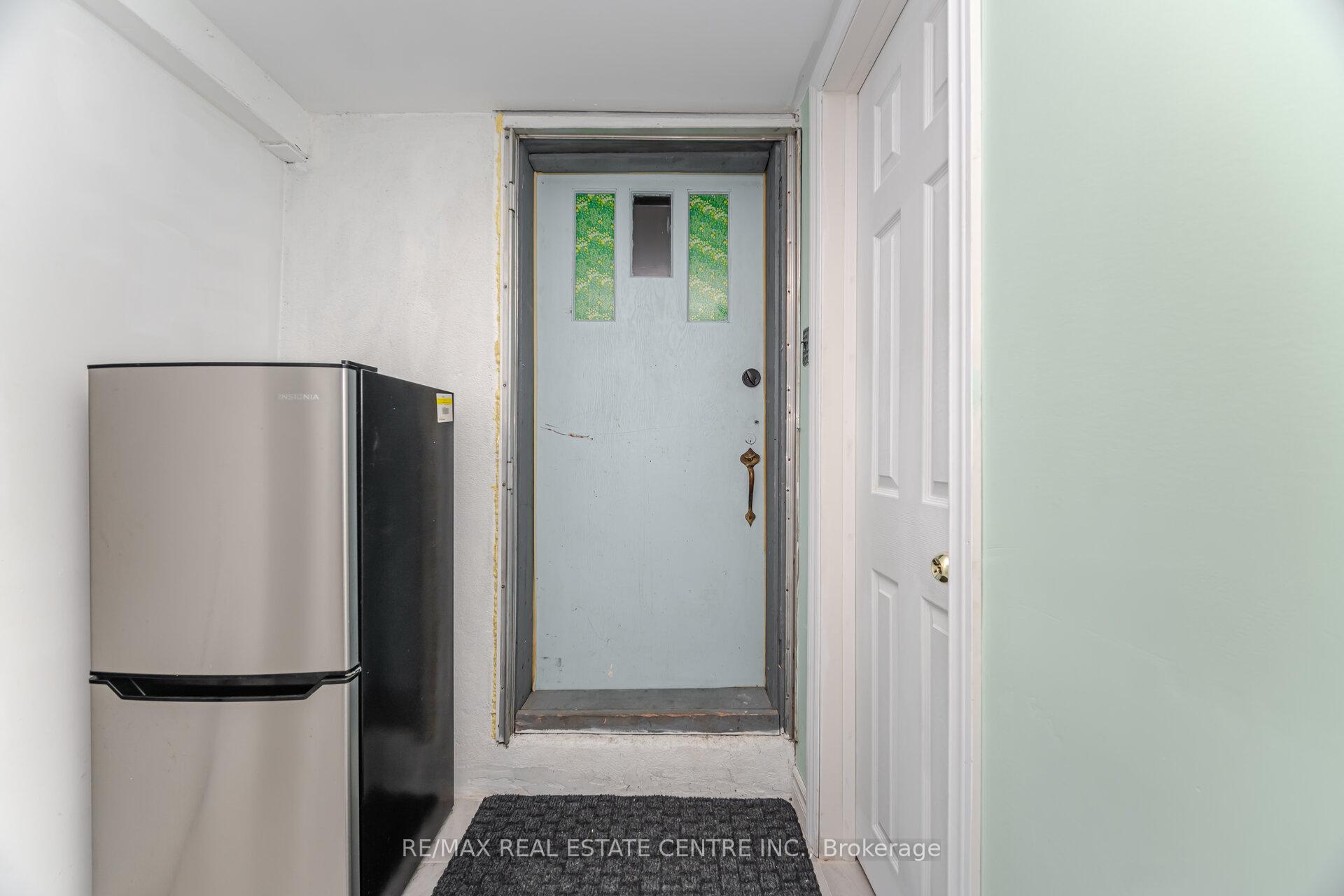 Photo 41 of 19 Seneca Drive, Kitchener — HOMEH