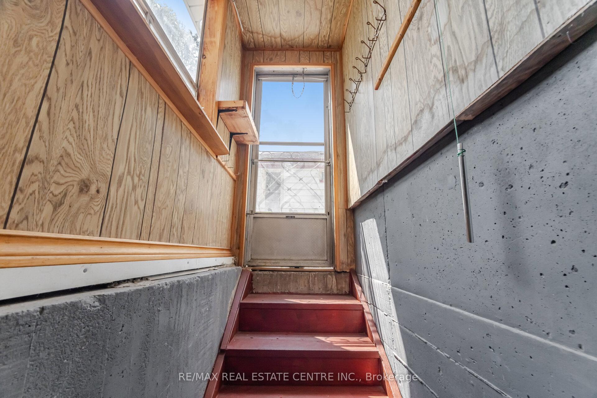 Photo 42 of 19 Seneca Drive, Kitchener — HOMEH