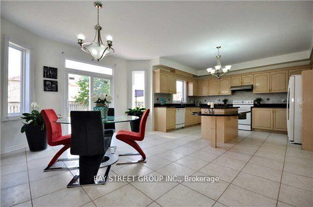 Photo 5 of 277 Calvert Road, Markham, Cachet — HOMEH