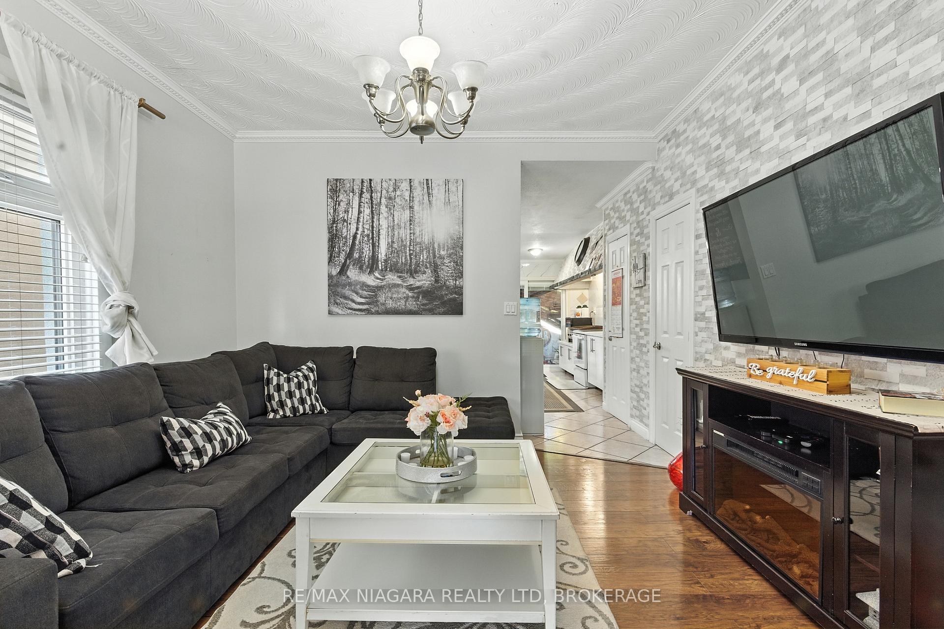 Photo 7 of 107 Beechwood Avenue, Hamilton, Stipley — HOMEH