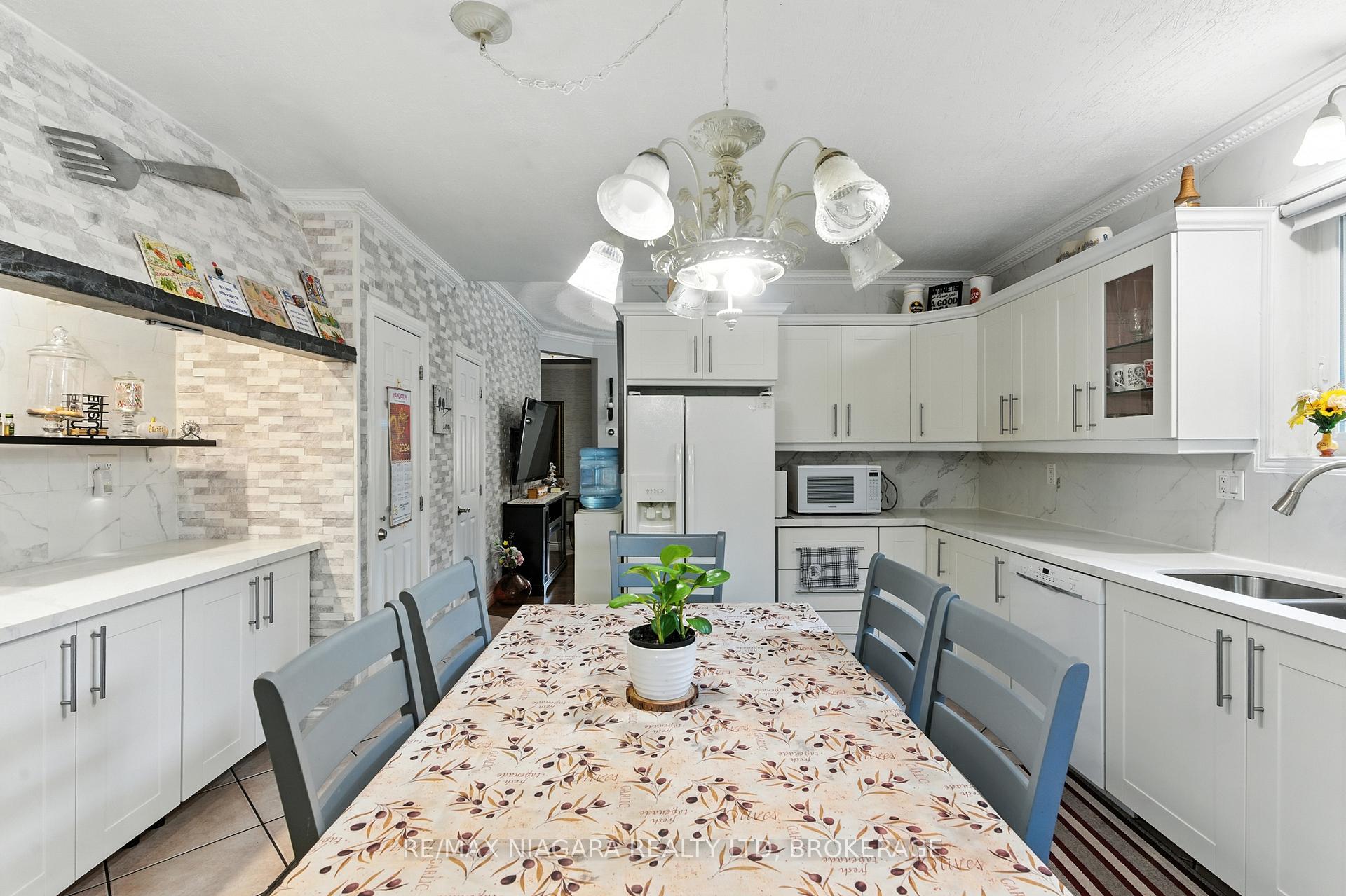 Photo 15 of 107 Beechwood Avenue, Hamilton, Stipley — HOMEH