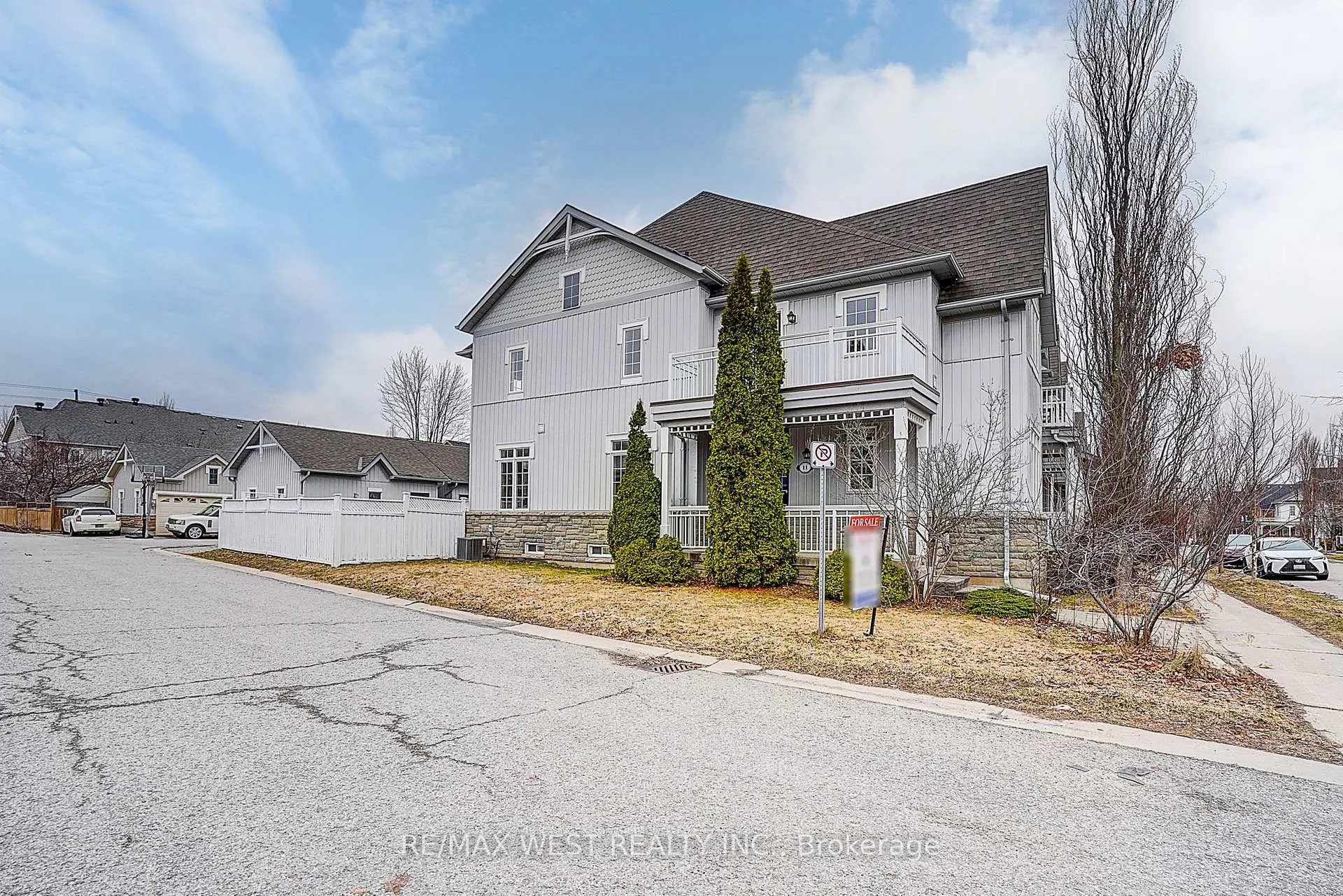Photo 1 of 11 Dancer's Drive, Markham, Angus Glen — HOMEH