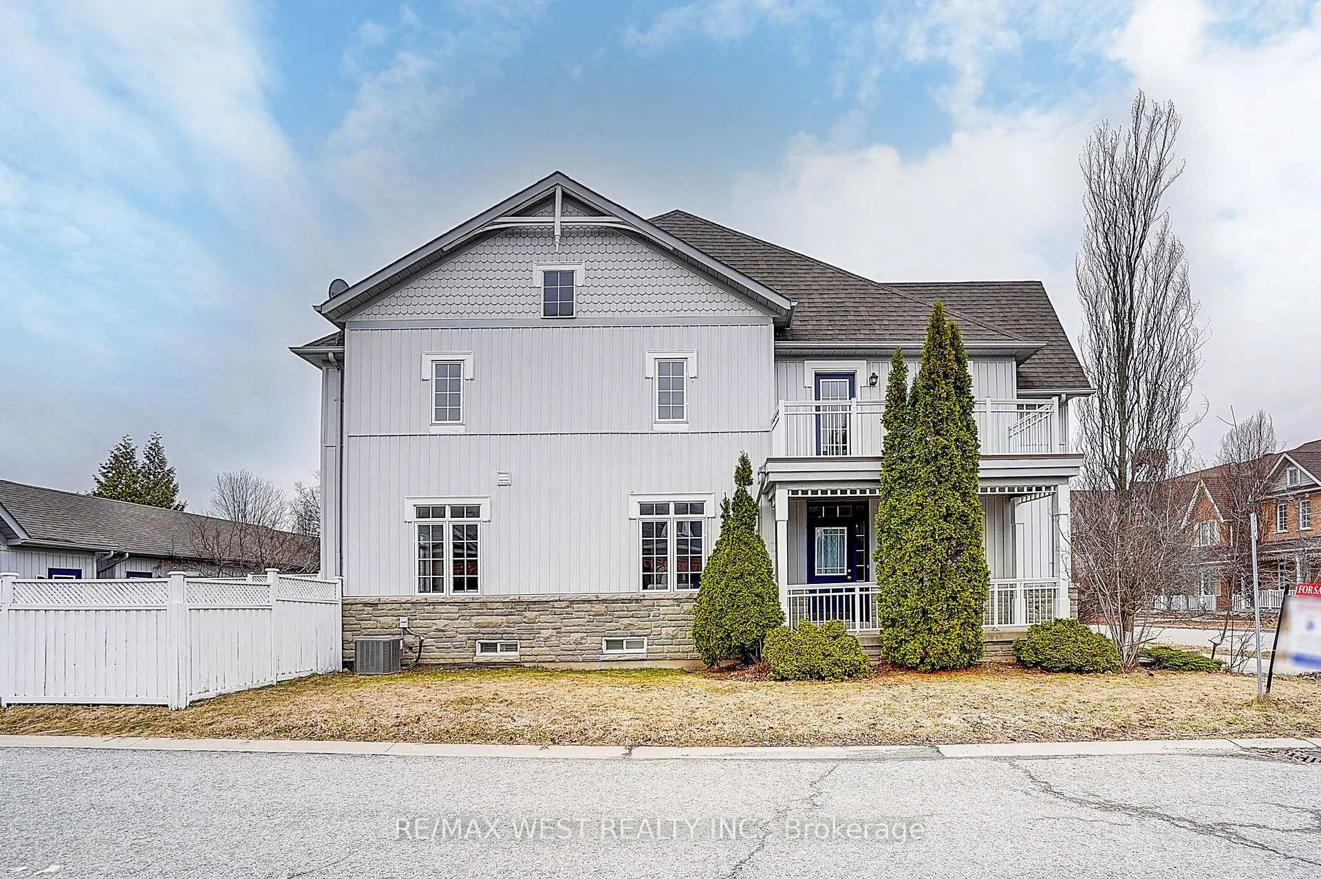 Photo 2 of 11 Dancer's Drive, Markham, Angus Glen — HOMEH