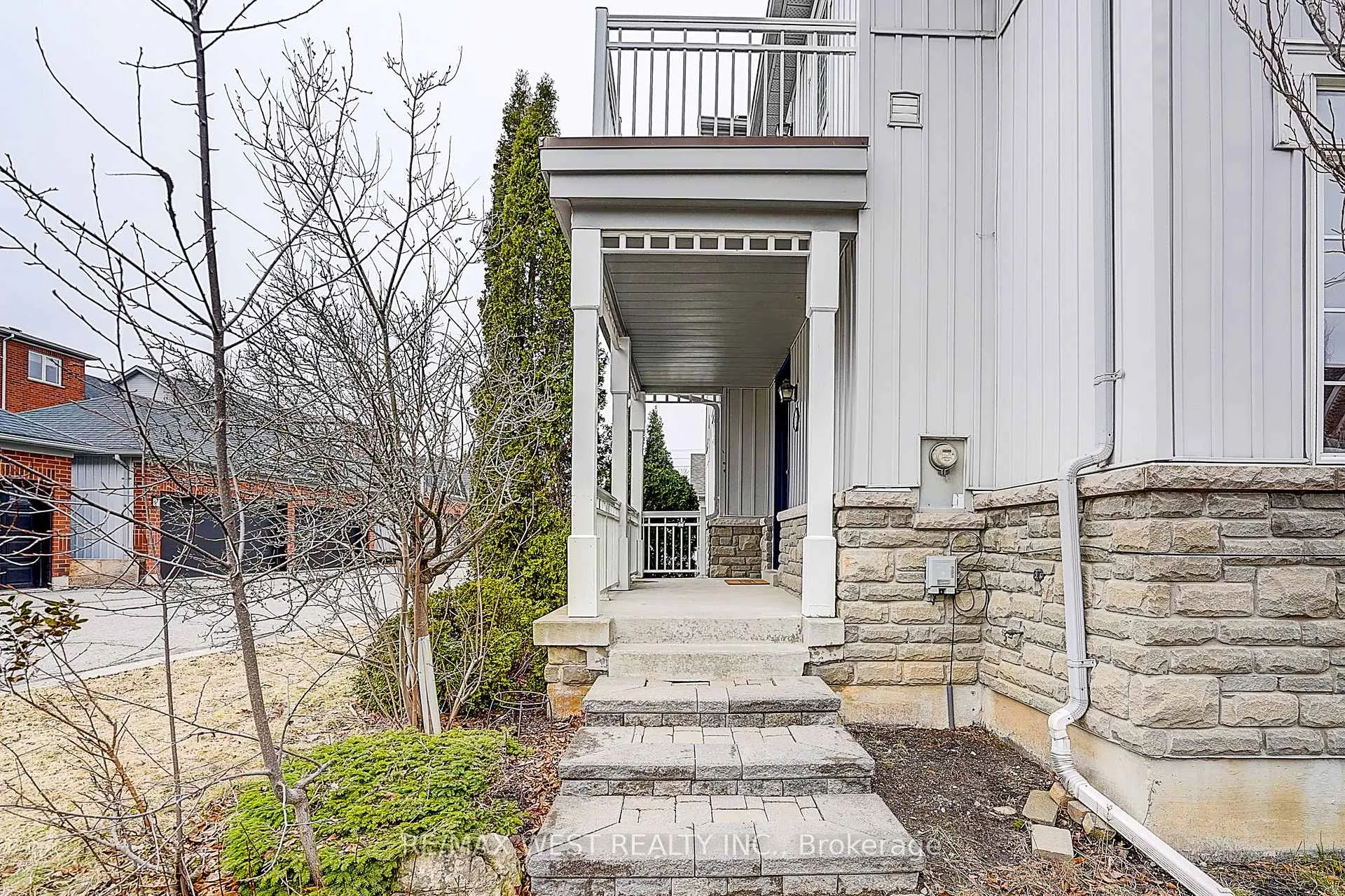 Photo 3 of 11 Dancer's Drive, Markham, Angus Glen — HOMEH