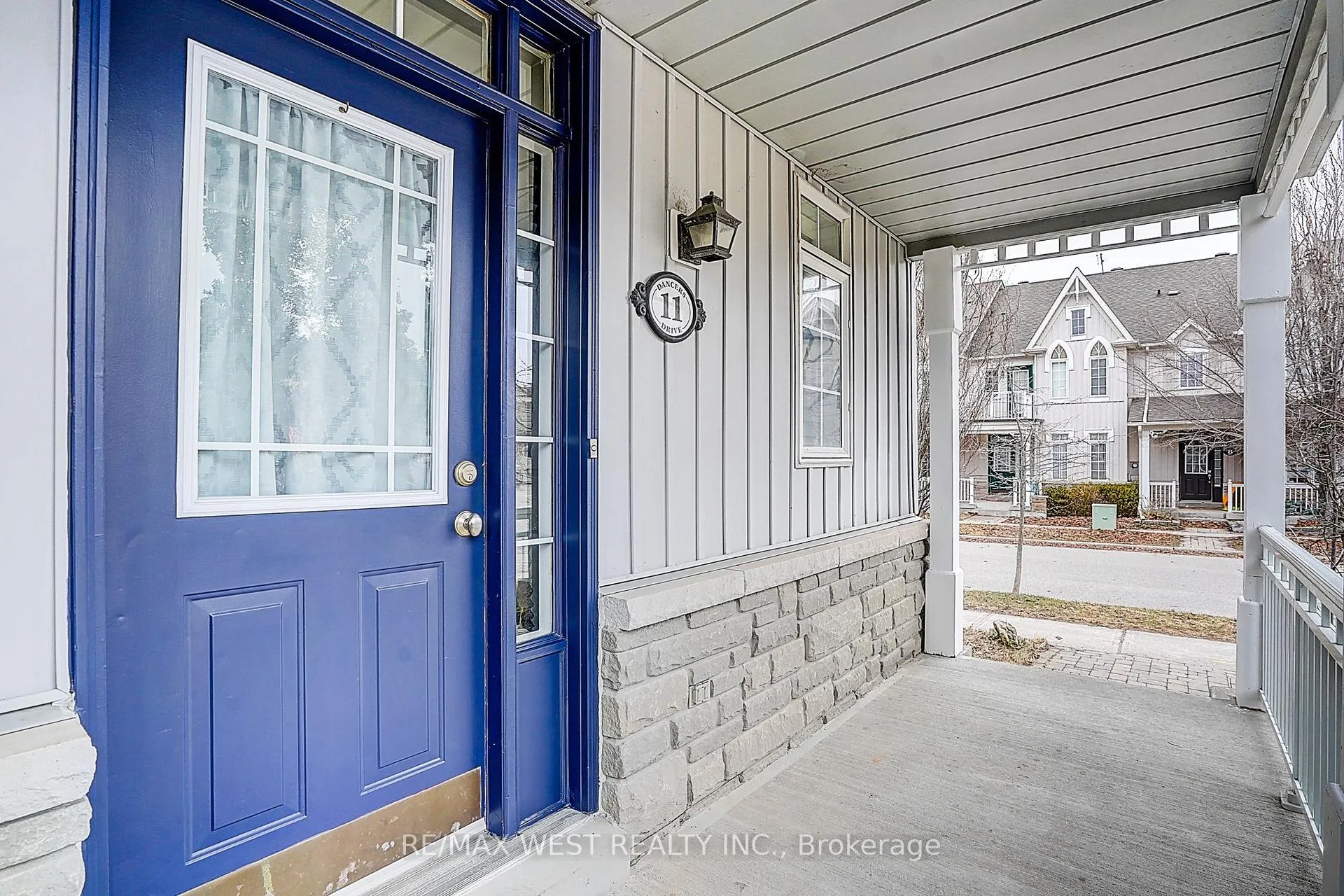 Photo 5 of 11 Dancer's Drive, Markham, Angus Glen — HOMEH