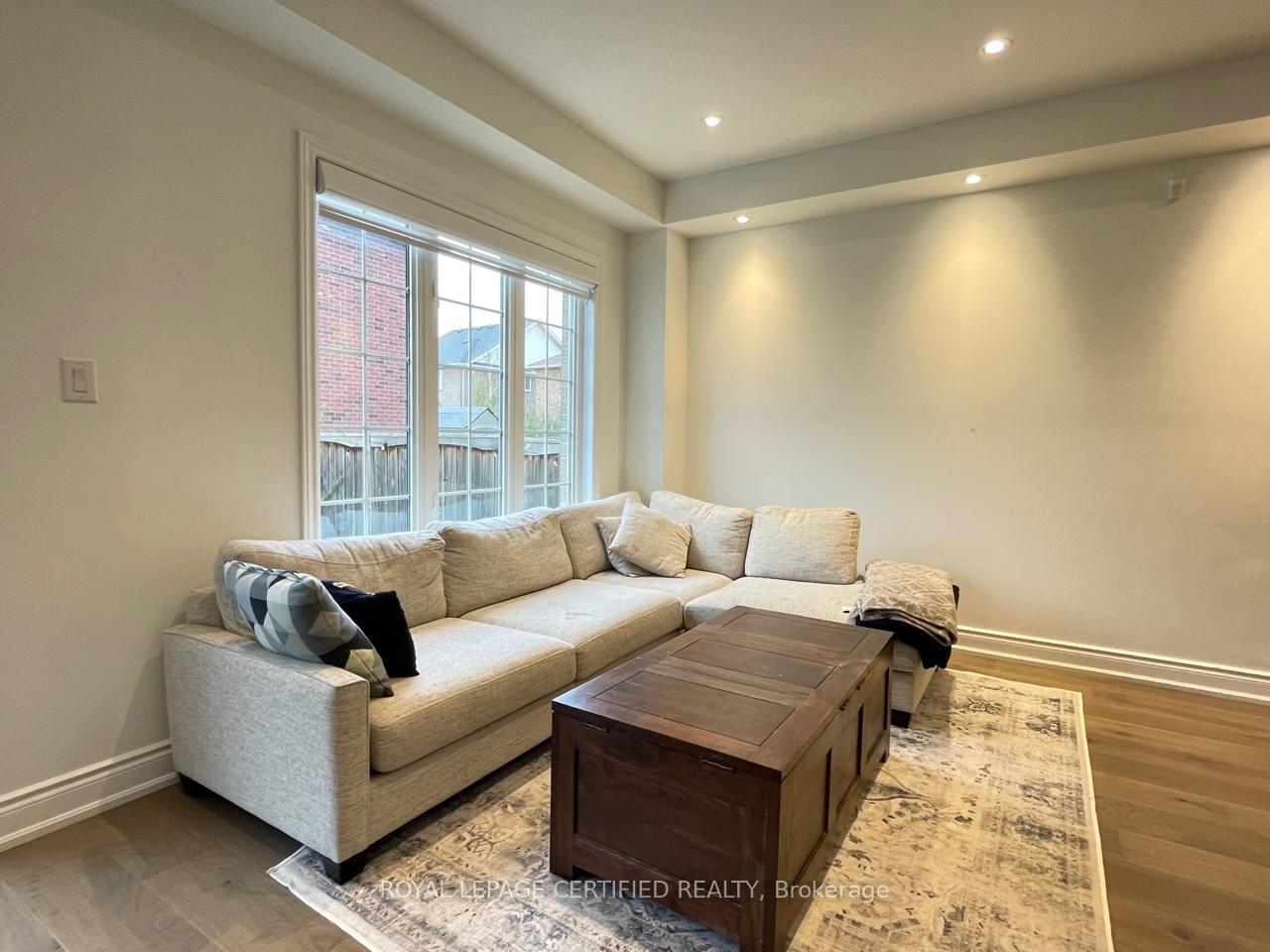 Photo 13 of Unit Upper, 1263 Sim Place, Milton, Beaty — HOMEH