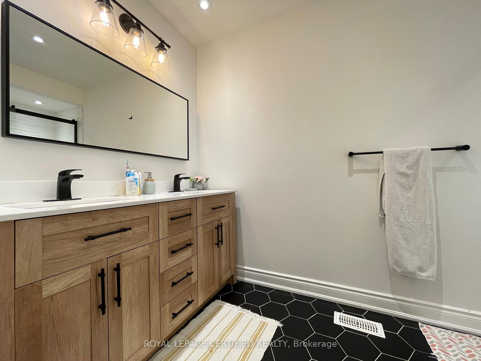 Photo 27 of Unit Upper, 1263 Sim Place, Milton, Beaty — HOMEH