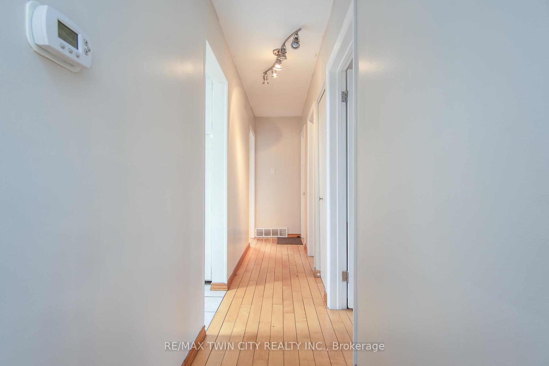 Photo 7 of 127 Kinzie Avenue, Kitchener, Centreville Chicopee — HOMEH