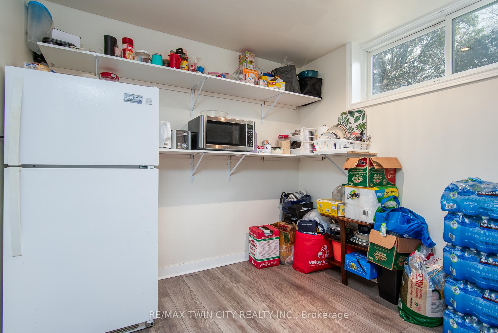 Photo 15 of 127 Kinzie Avenue, Kitchener, Centreville Chicopee — HOMEH