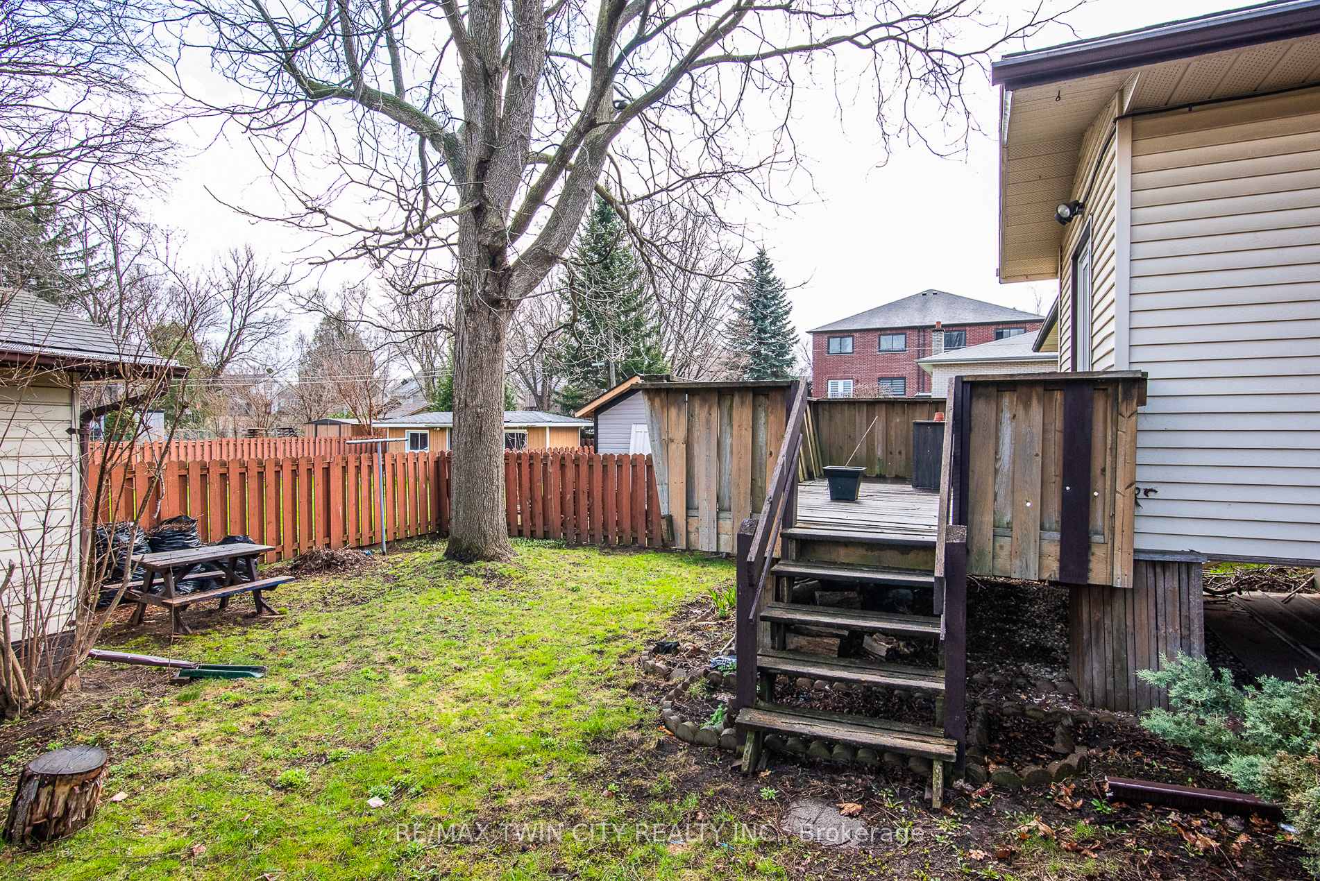 Photo 17 of 127 Kinzie Avenue, Kitchener, Centreville Chicopee — HOMEH