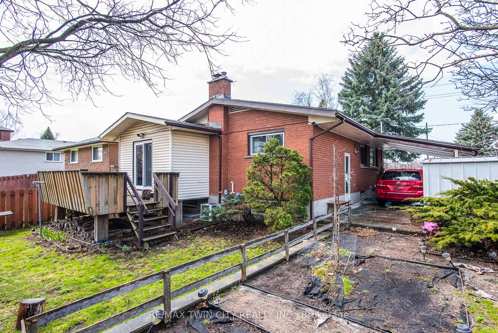 Photo 18 of 127 Kinzie Avenue, Kitchener, Centreville Chicopee — HOMEH