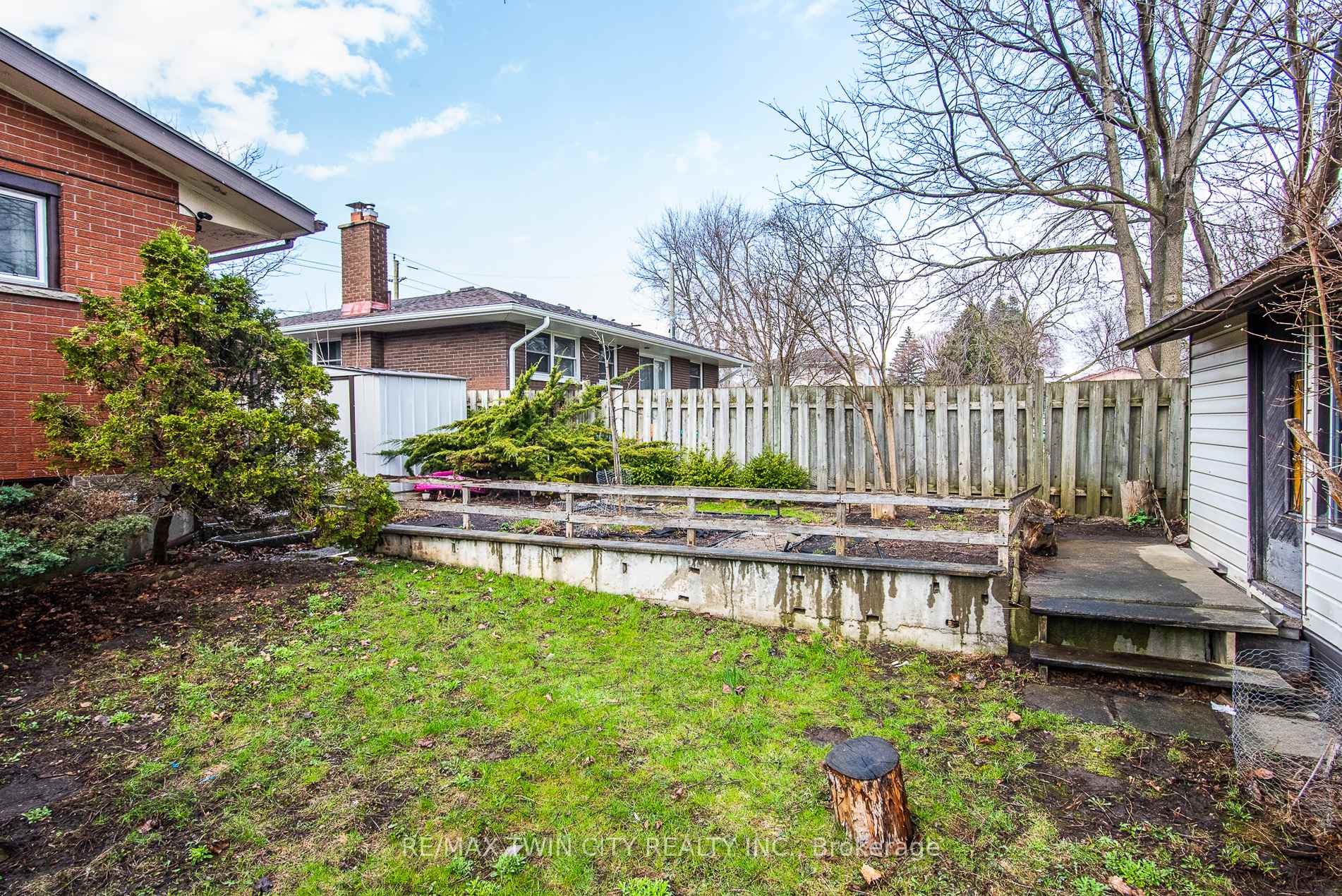 Photo 21 of 127 Kinzie Avenue, Kitchener, Centreville Chicopee — HOMEH