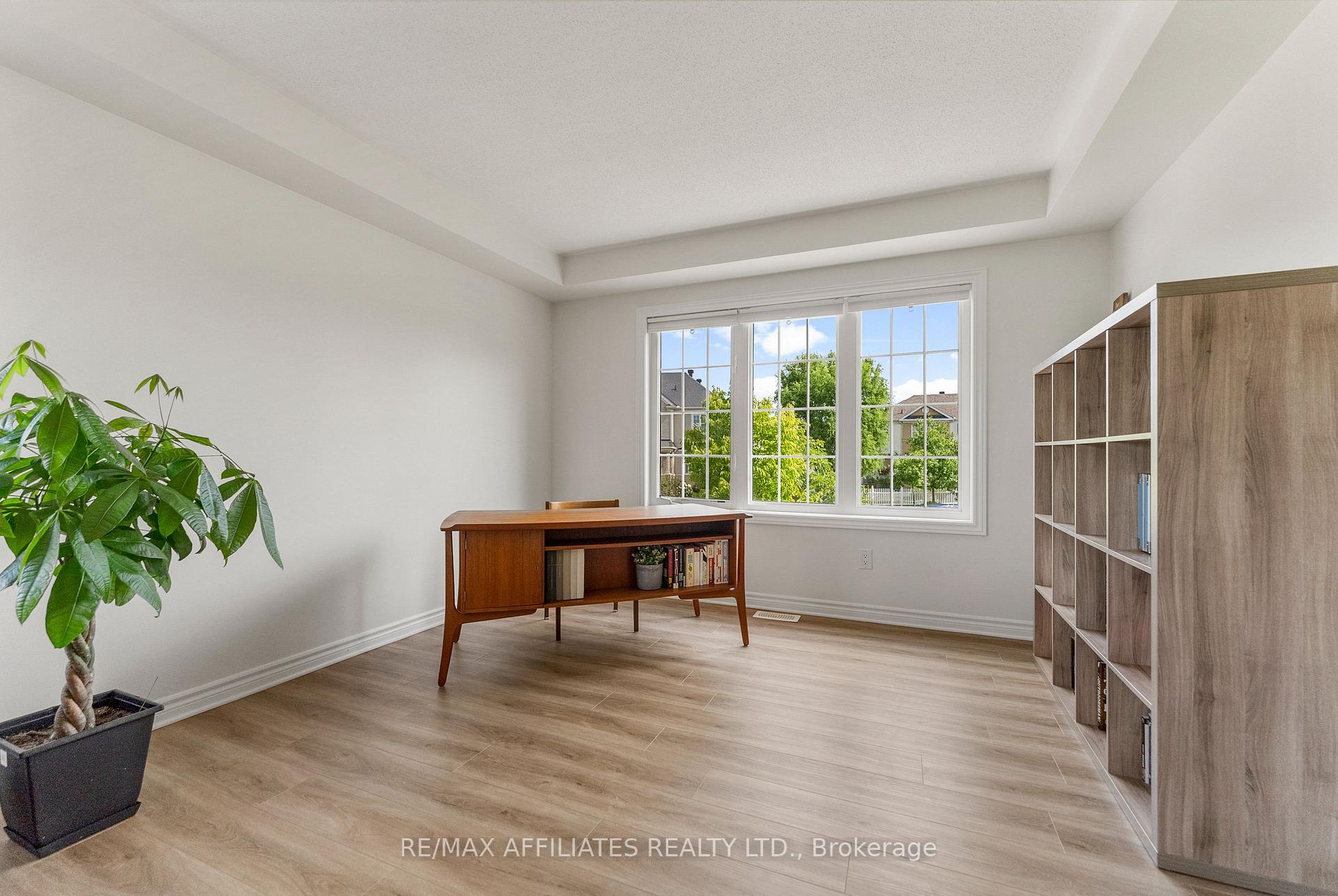 Photo 14 of 407 Coldwater Crescent, Ottawa, Kanata - Emerald Meadows/Trailwest — HOMEH