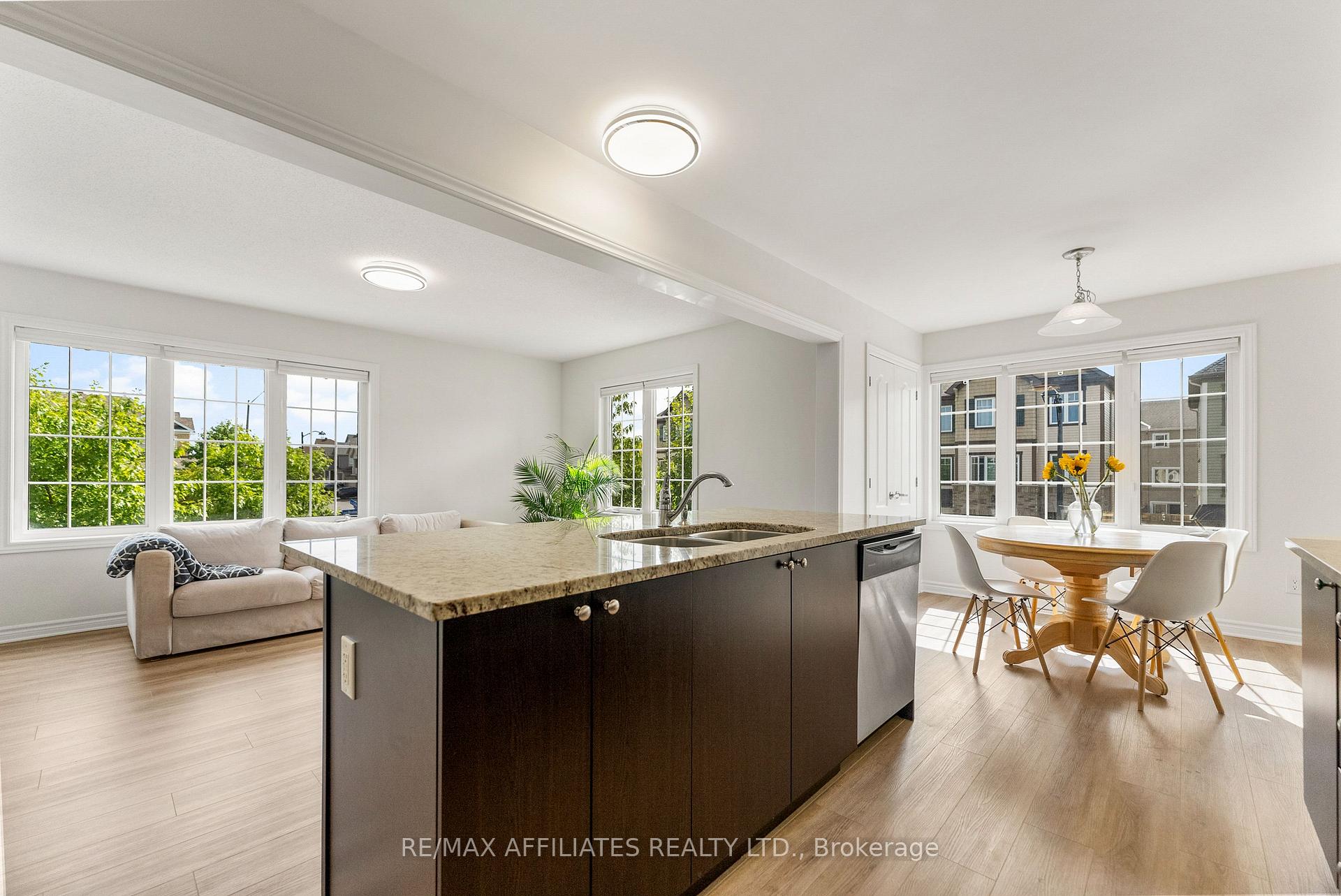 Photo 20 of 407 Coldwater Crescent, Ottawa, Kanata - Emerald Meadows/Trailwest — HOMEH