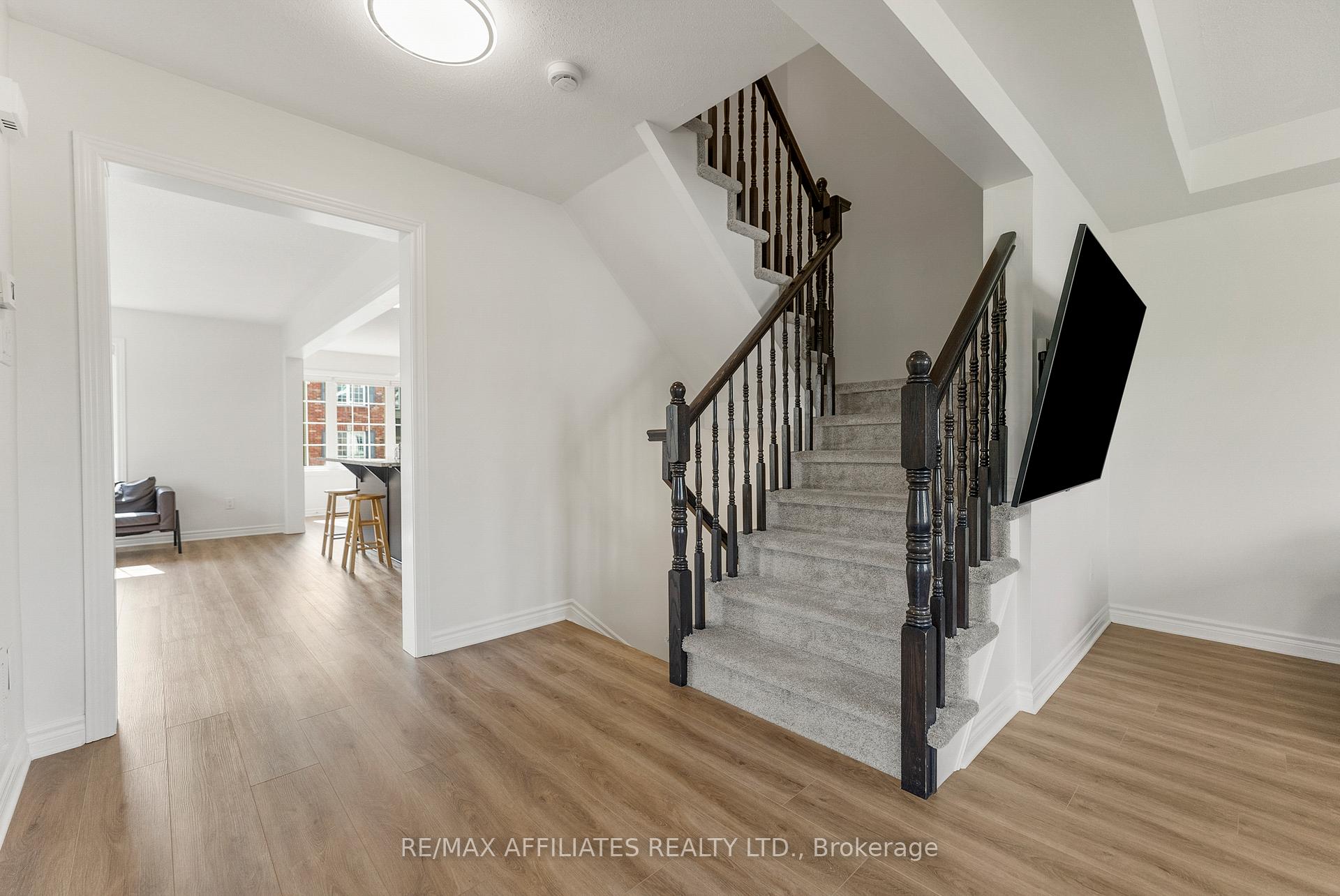 Photo 23 of 407 Coldwater Crescent, Ottawa, Kanata - Emerald Meadows/Trailwest — HOMEH