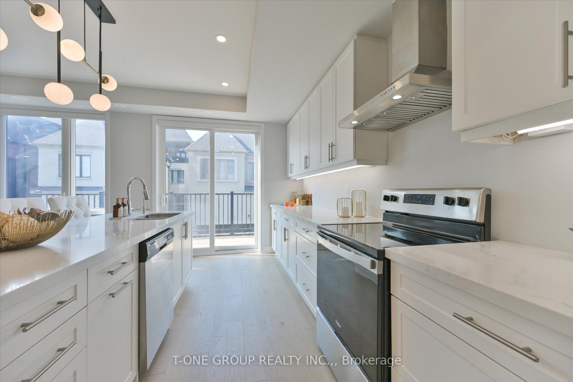 Photo 4 of 29 William Shearn Crescent, Markham, Angus Glen — HOMEH