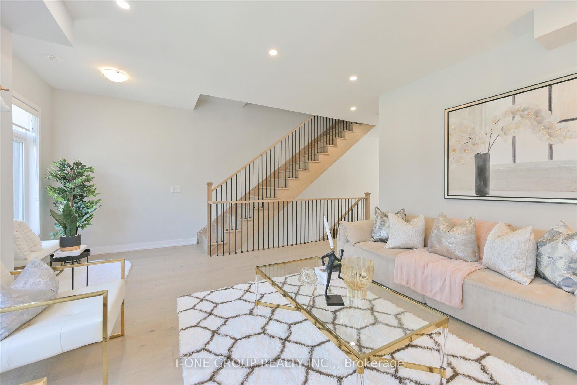 Photo 9 of 29 William Shearn Crescent, Markham, Angus Glen — HOMEH