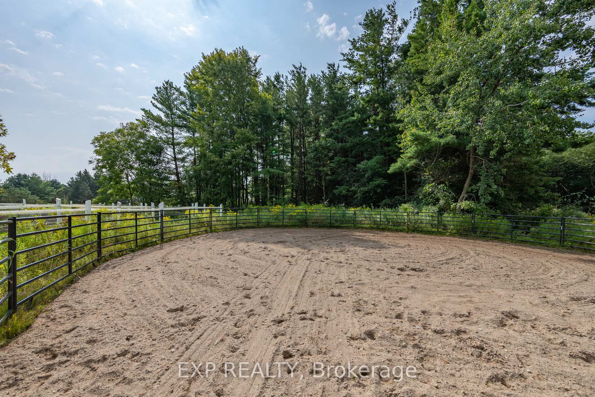 Photo 11 of 8101 Decker Drive, Middlesex Centre, Rural Middlesex Centre — HOMEH