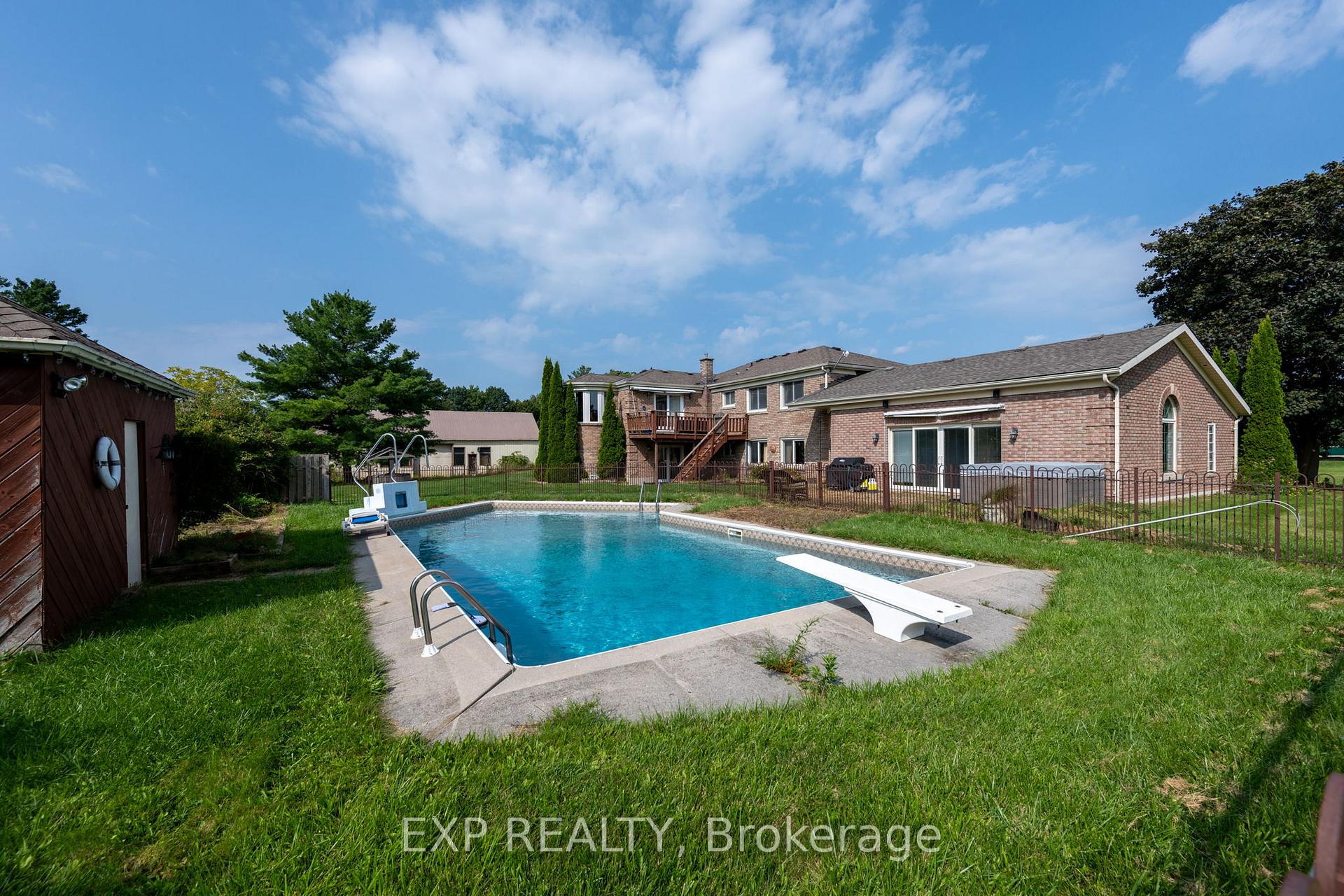 Photo 18 of 8101 Decker Drive, Middlesex Centre, Rural Middlesex Centre — HOMEH