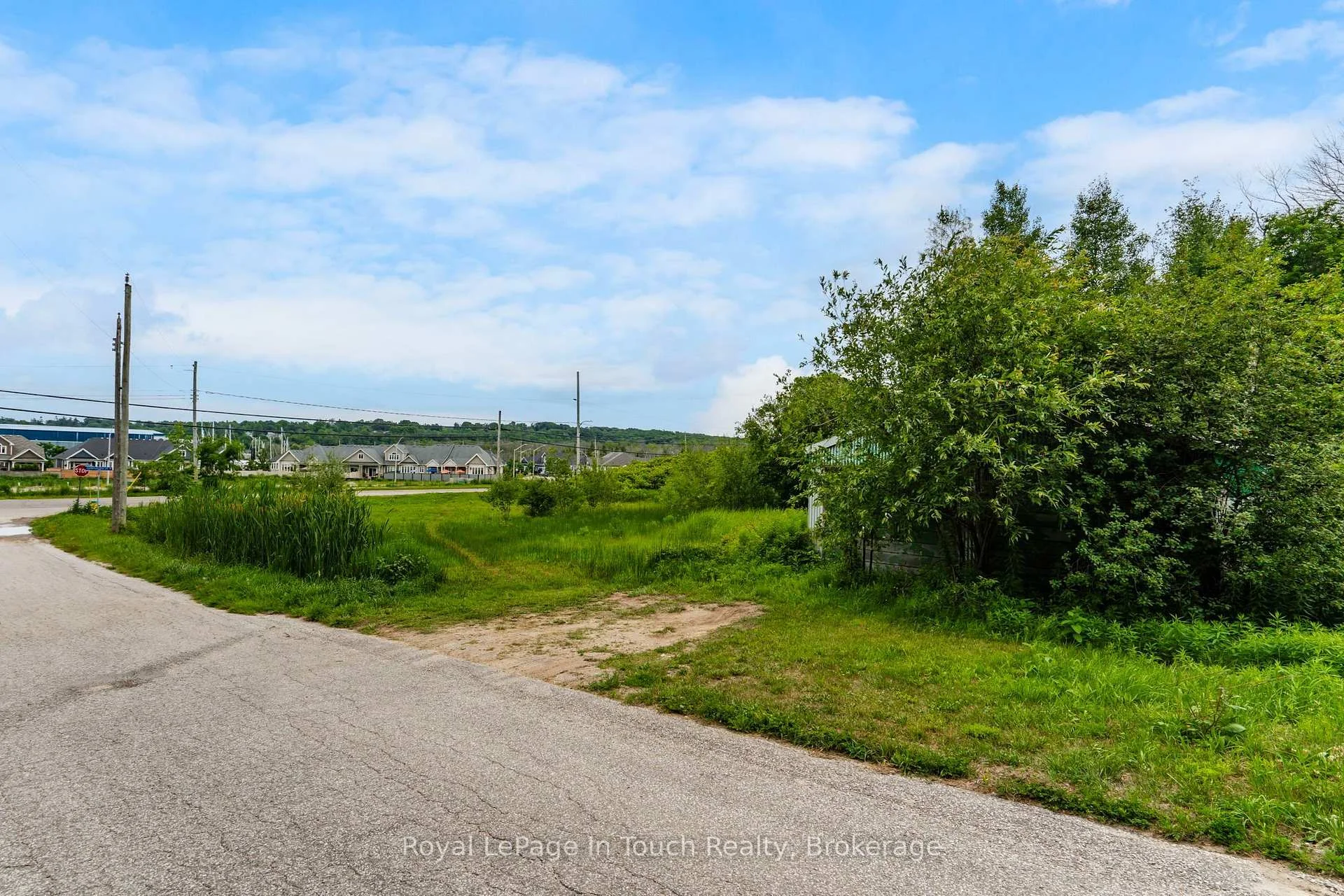 Photo 13 of 204 Gianetto Drive, Midland — HOMEH