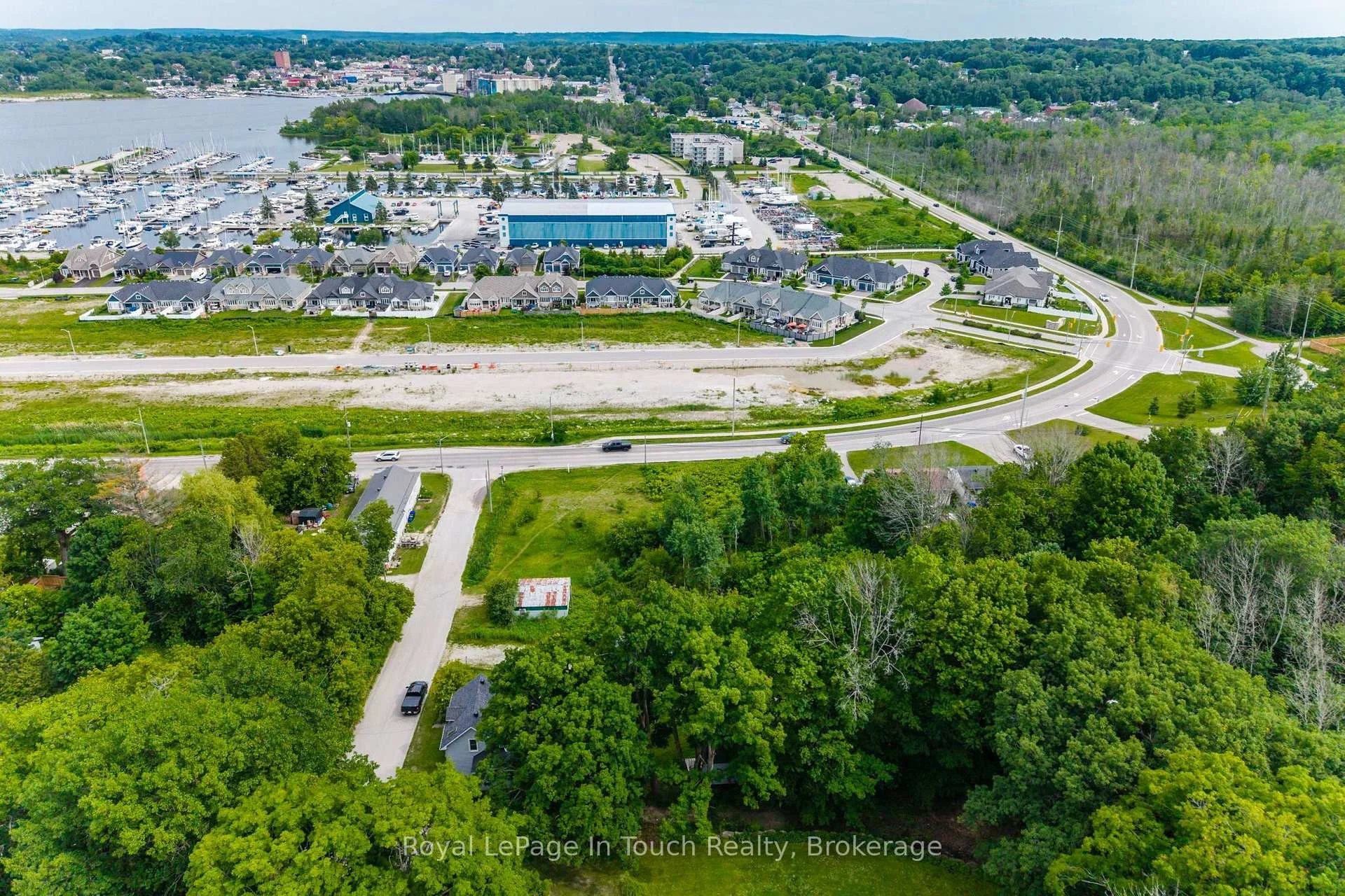 Photo 15 of 204 Gianetto Drive, Midland — HOMEH