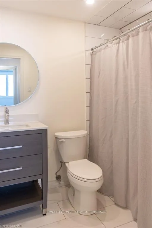 Photo 12 of Unit Upper, 359 Queensdale Avenue E, Hamilton, Inch Park — HOMEH