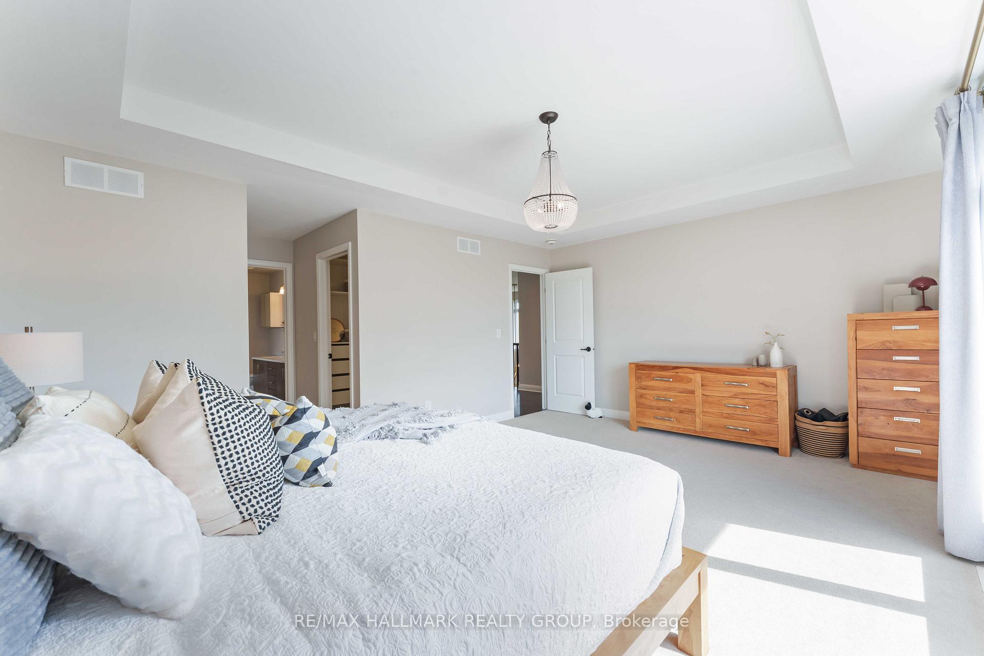 Photo 20 of 155 Escarpment Crescent, Ottawa, Kanata - Kanata Lakes/Heritage Hills — HOMEH