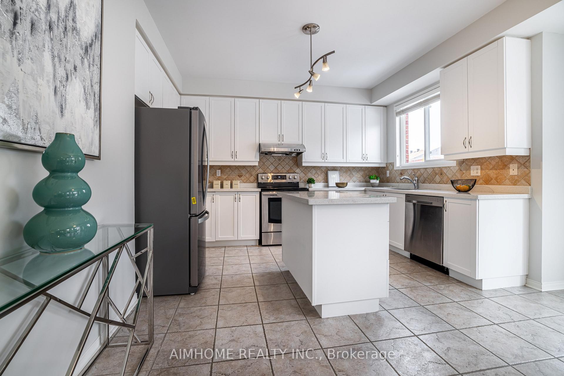 Photo 13 of 47 Golden Meadow Drive, Markham, Wismer — HOMEH