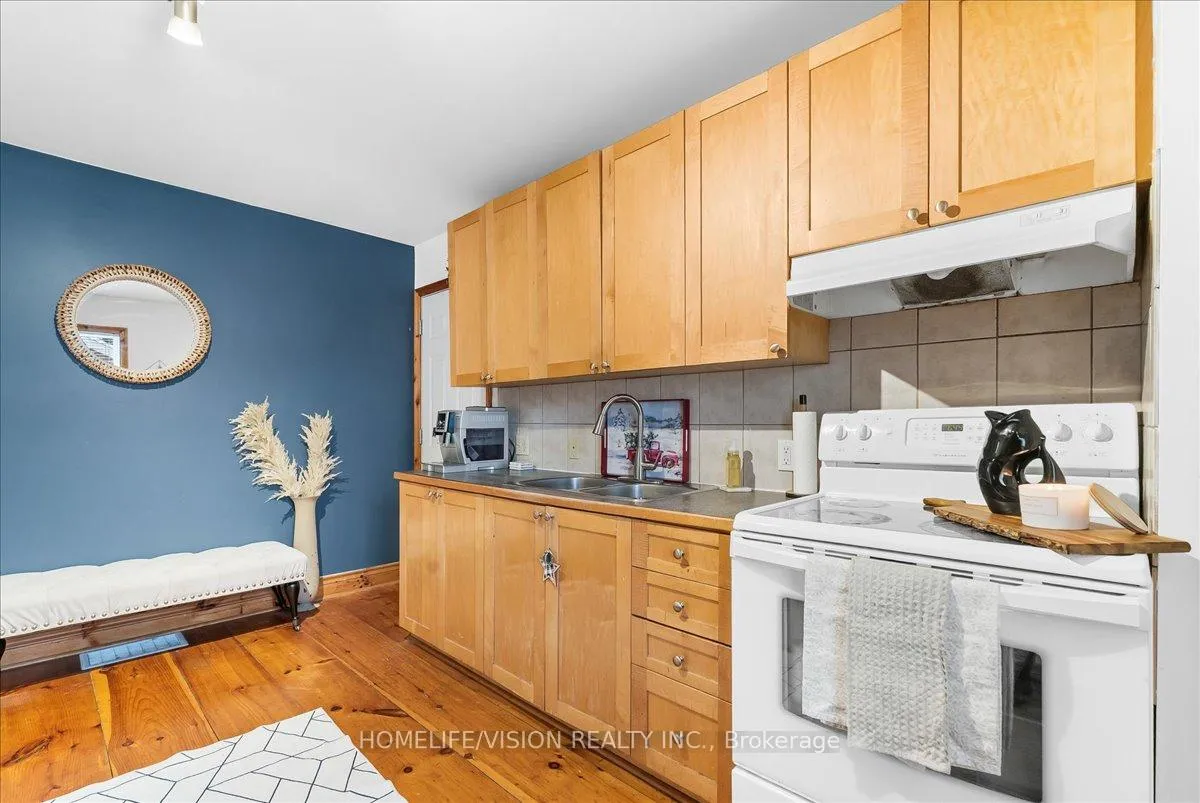 Photo 11 of 314 Russell Street, Midland — HOMEH