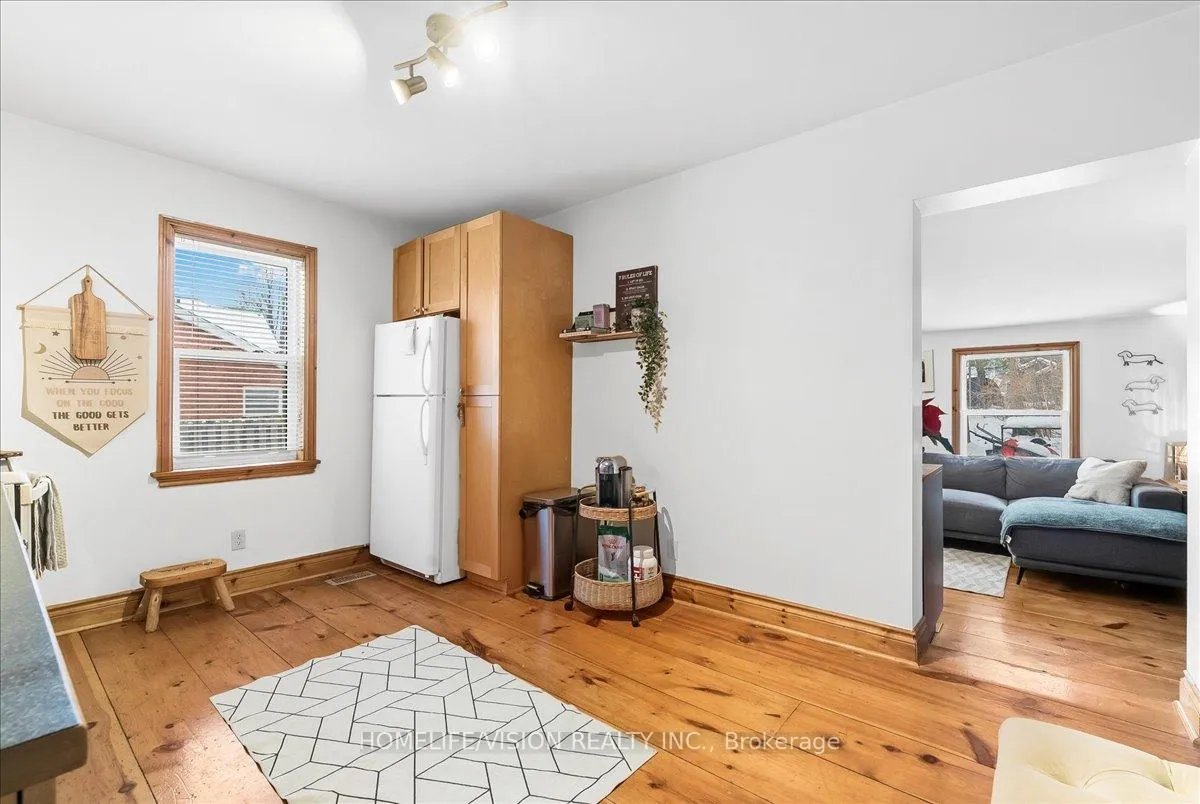 Photo 12 of 314 Russell Street, Midland — HOMEH