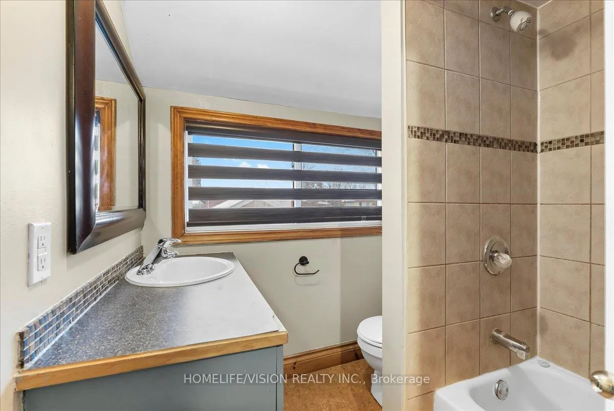 Photo 16 of 314 Russell Street, Midland — HOMEH