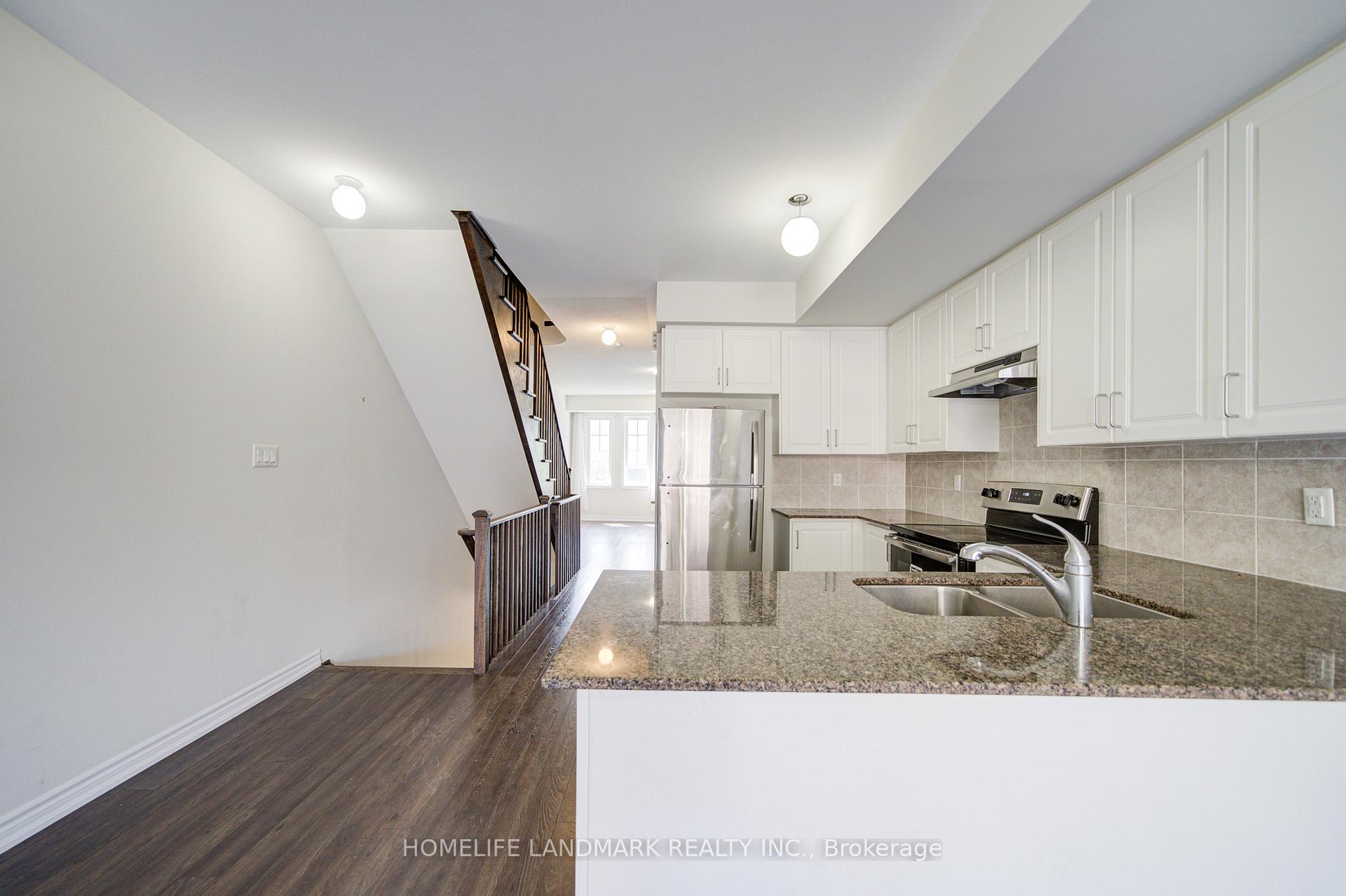 Photo 16 of 40 Robert Joffre Leet Avenue, Markham, Cornell — HOMEH