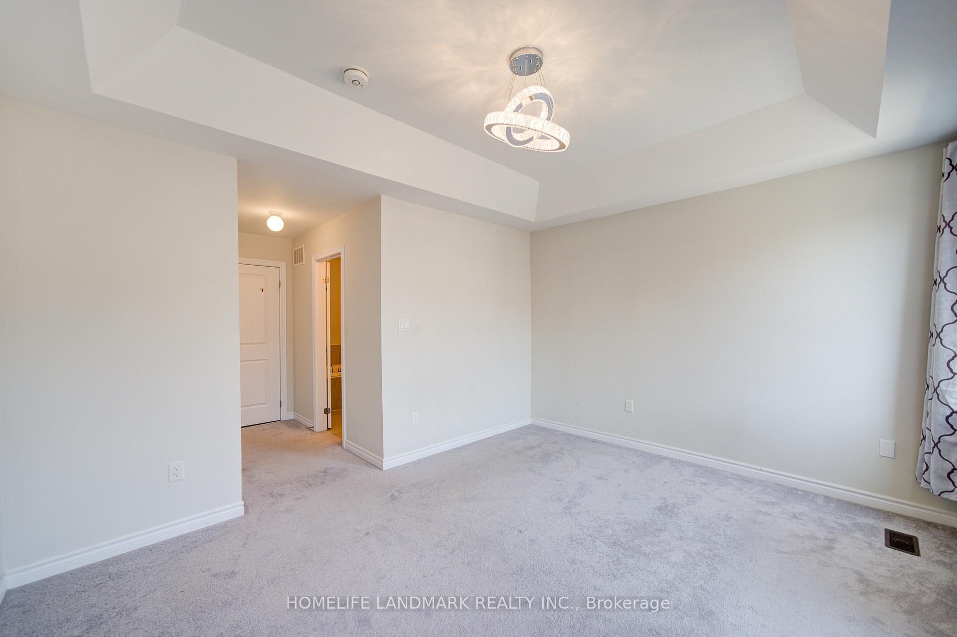 Photo 31 of 40 Robert Joffre Leet Avenue, Markham, Cornell — HOMEH