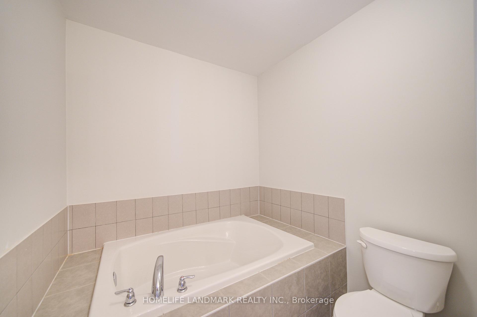 Photo 36 of 40 Robert Joffre Leet Avenue, Markham, Cornell — HOMEH