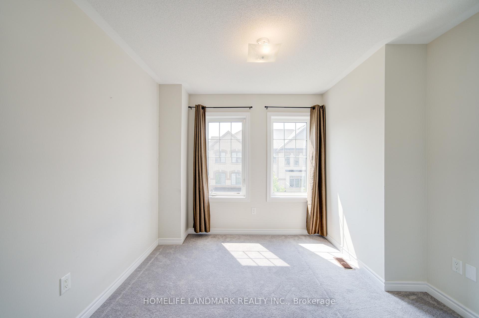Photo 41 of 40 Robert Joffre Leet Avenue, Markham, Cornell — HOMEH