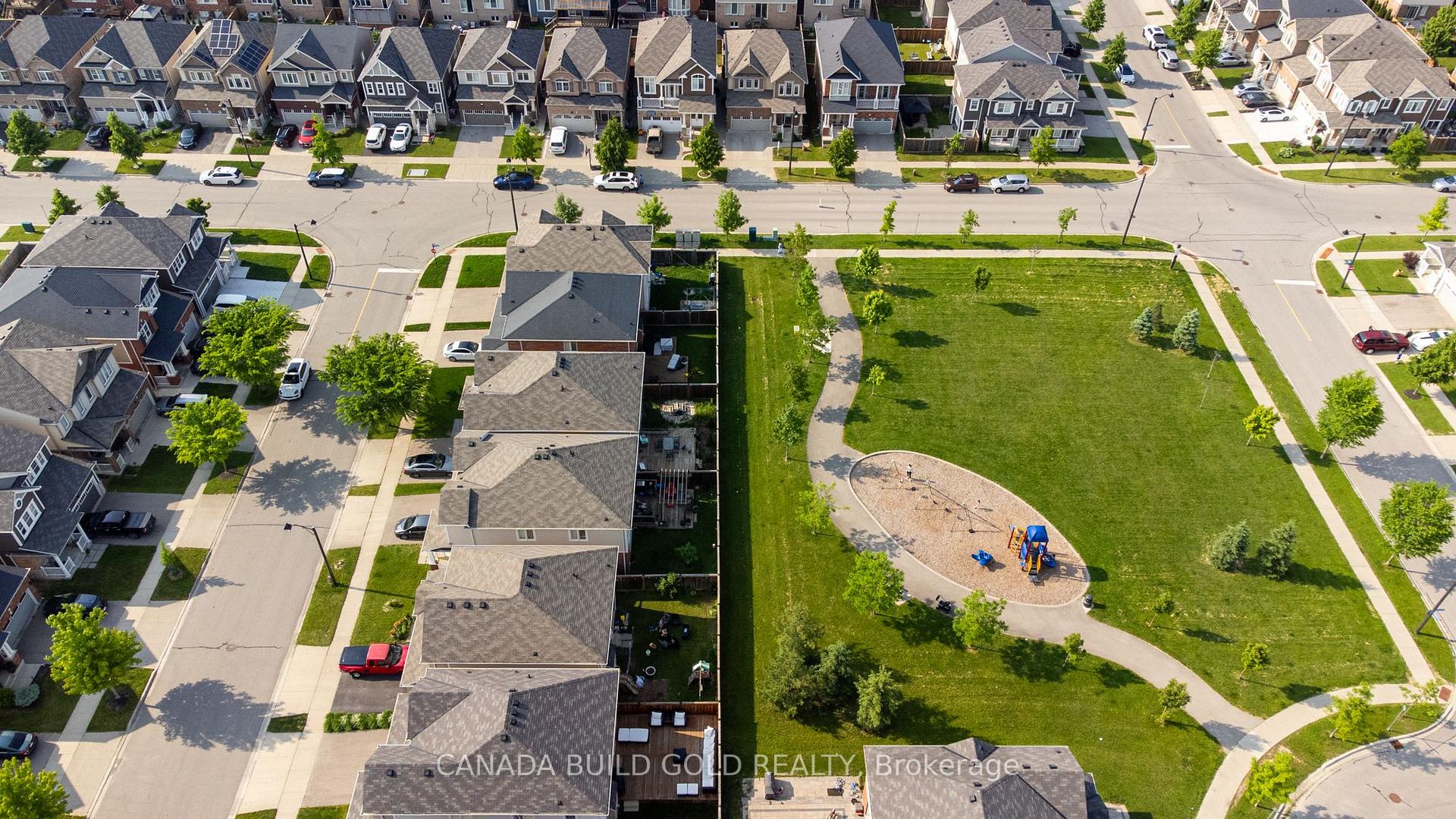 Photo 3 of 83 West Oak Trail, Kitchener — HOMEH