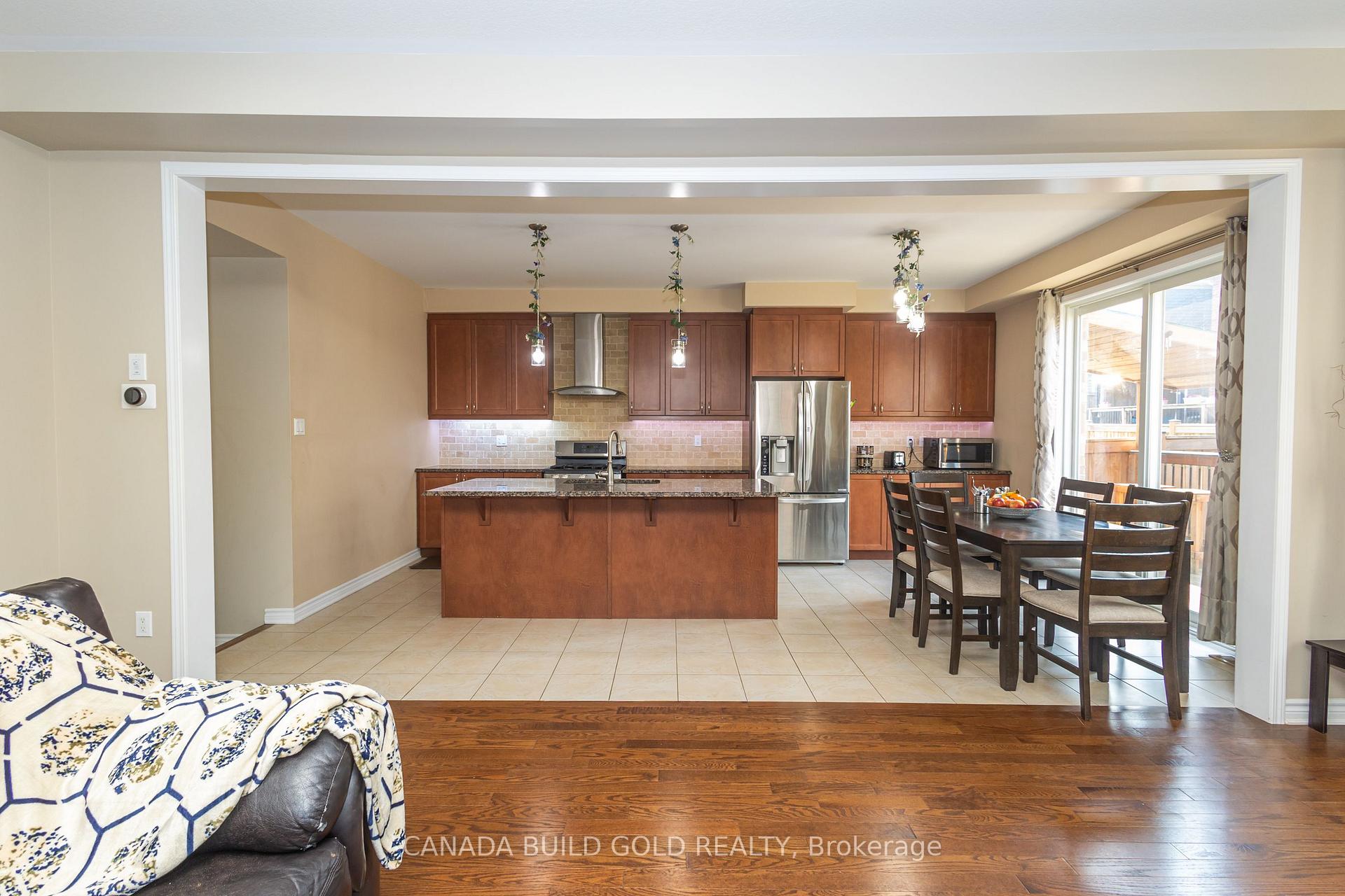 Photo 20 of 83 West Oak Trail, Kitchener — HOMEH